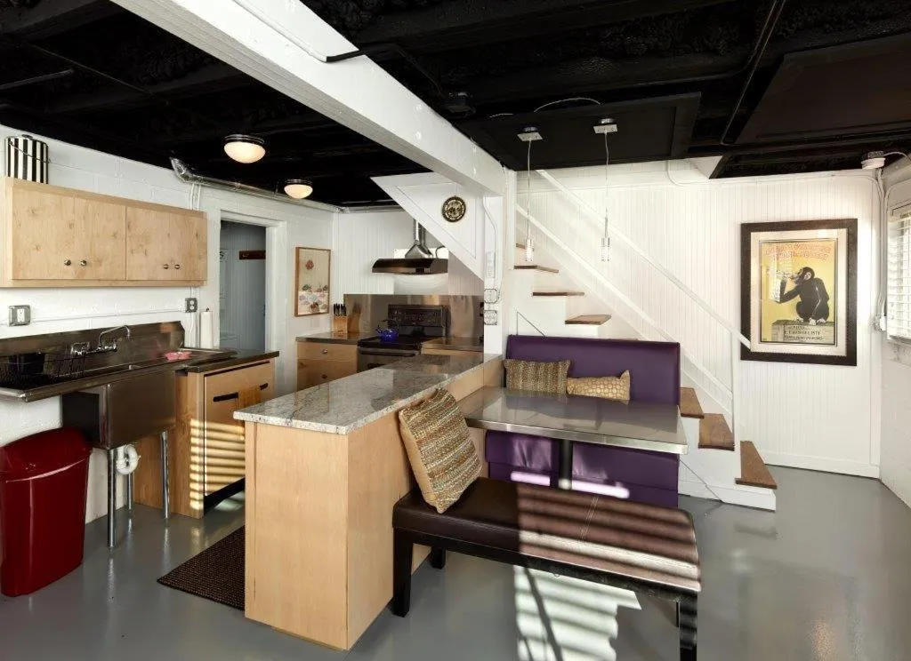 Kitchen or kitchenette in Folly Vacation 114A Townhouse near the beach, pet friendly