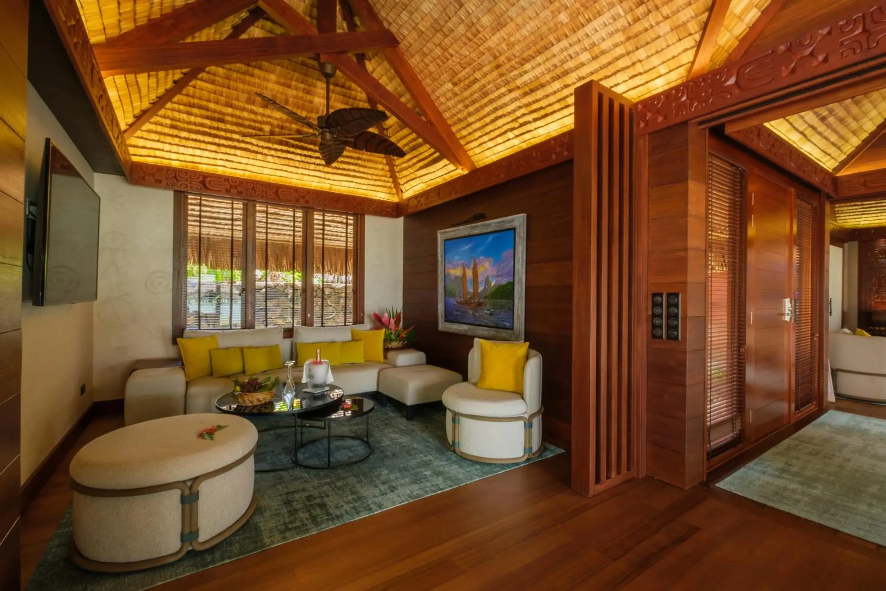 Royal Pool Beach Villa in Le Taha'a by Pearl Resorts Royal Pool Beach Villa in Le Taha'a by Pearl Resorts