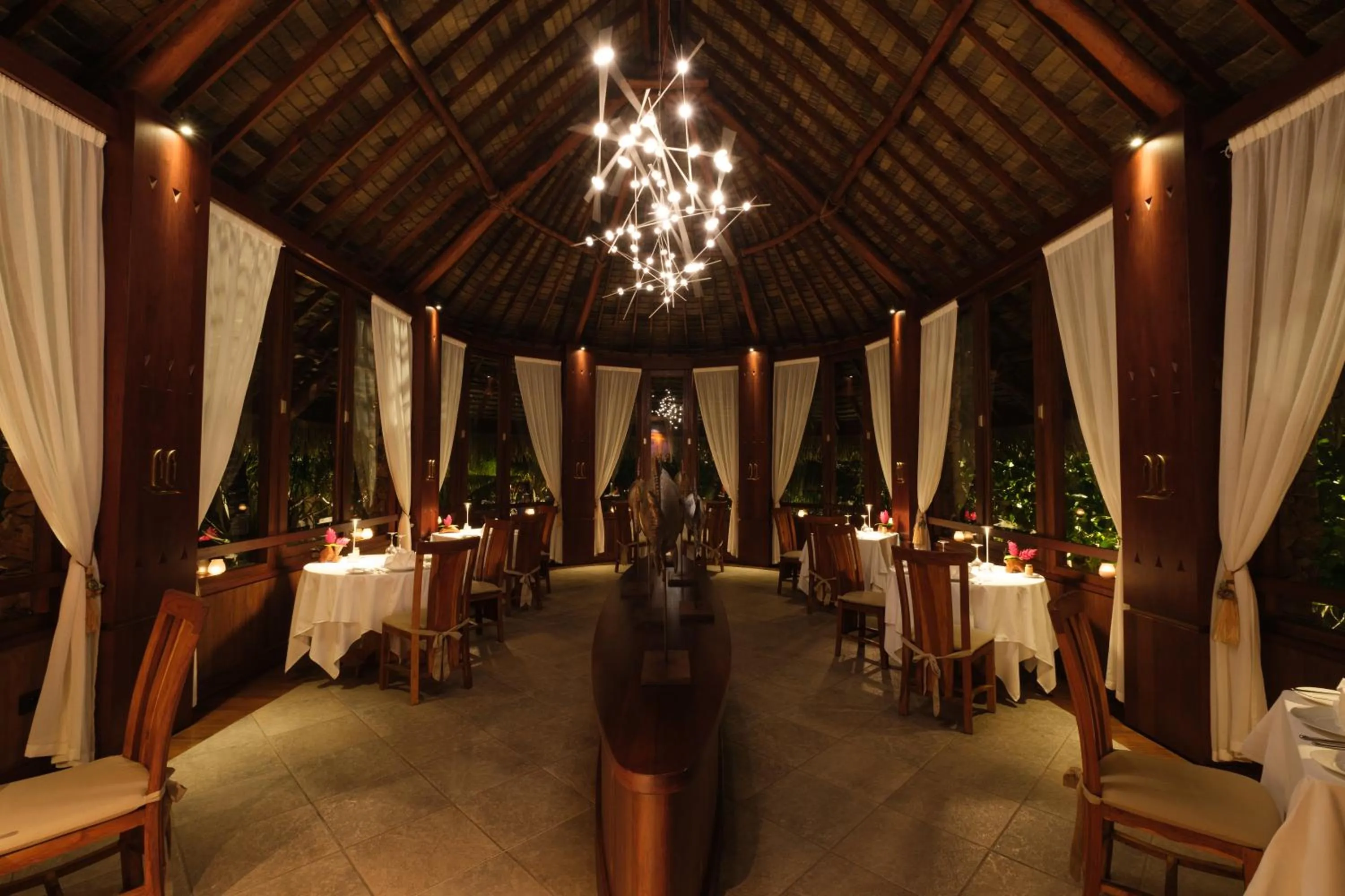 Restaurant/places to eat in Le Taha'a by Pearl Resorts