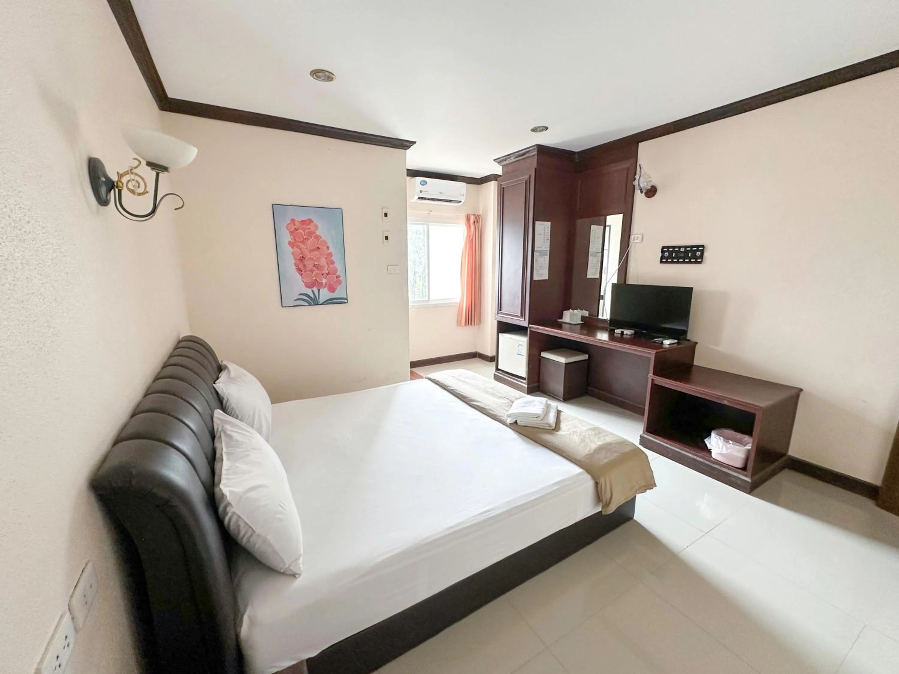 Bed in Baiboon Grand Hotel