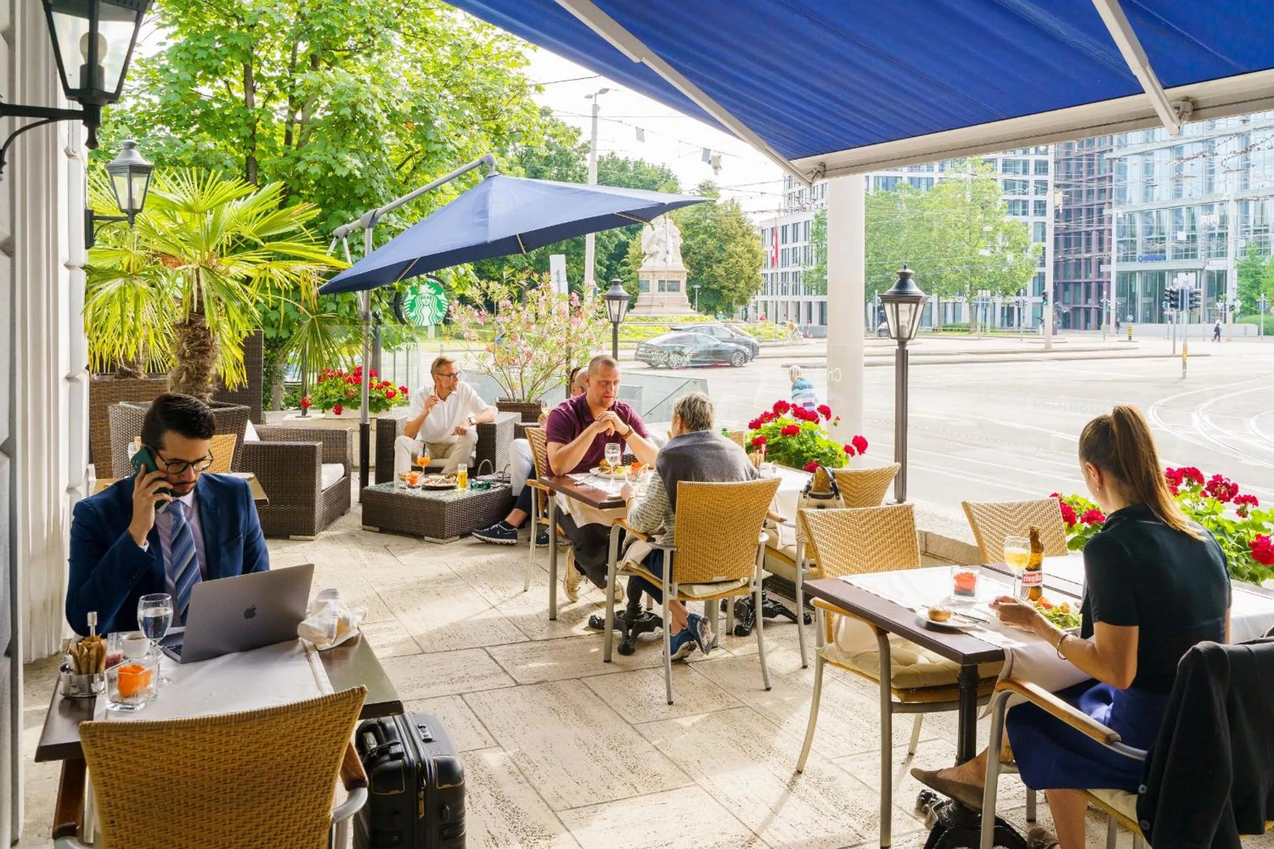 Restaurant/places to eat in Hotel Euler Basel