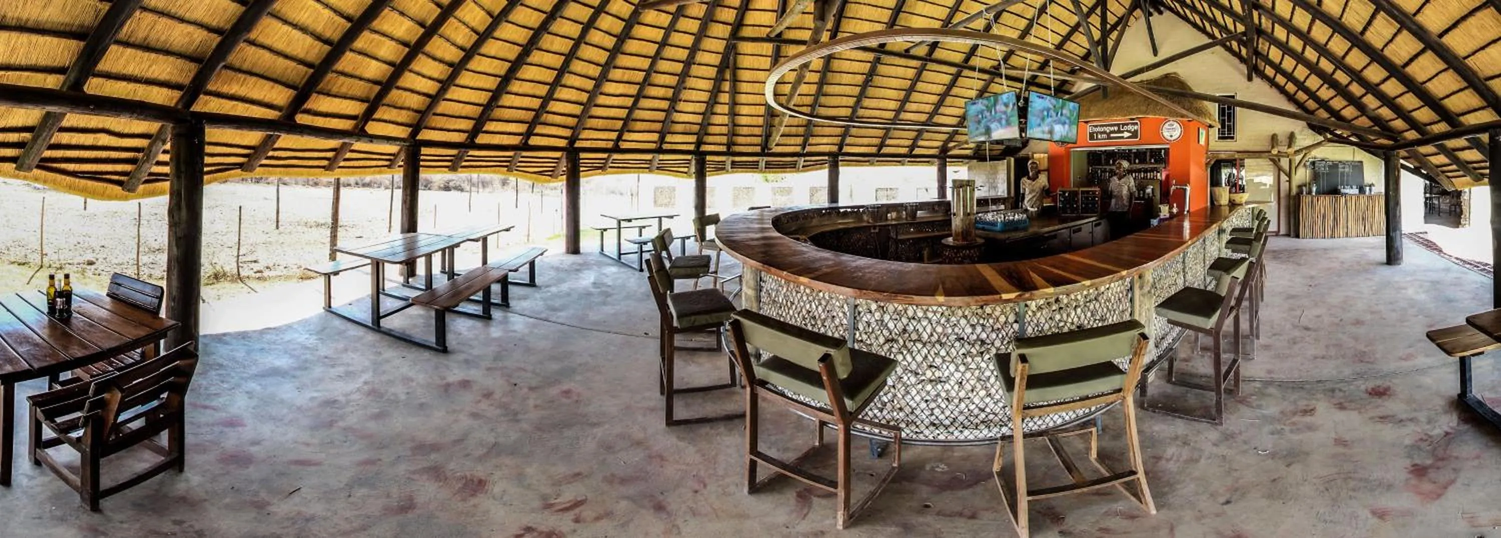 Day in Etotongwe Lodge