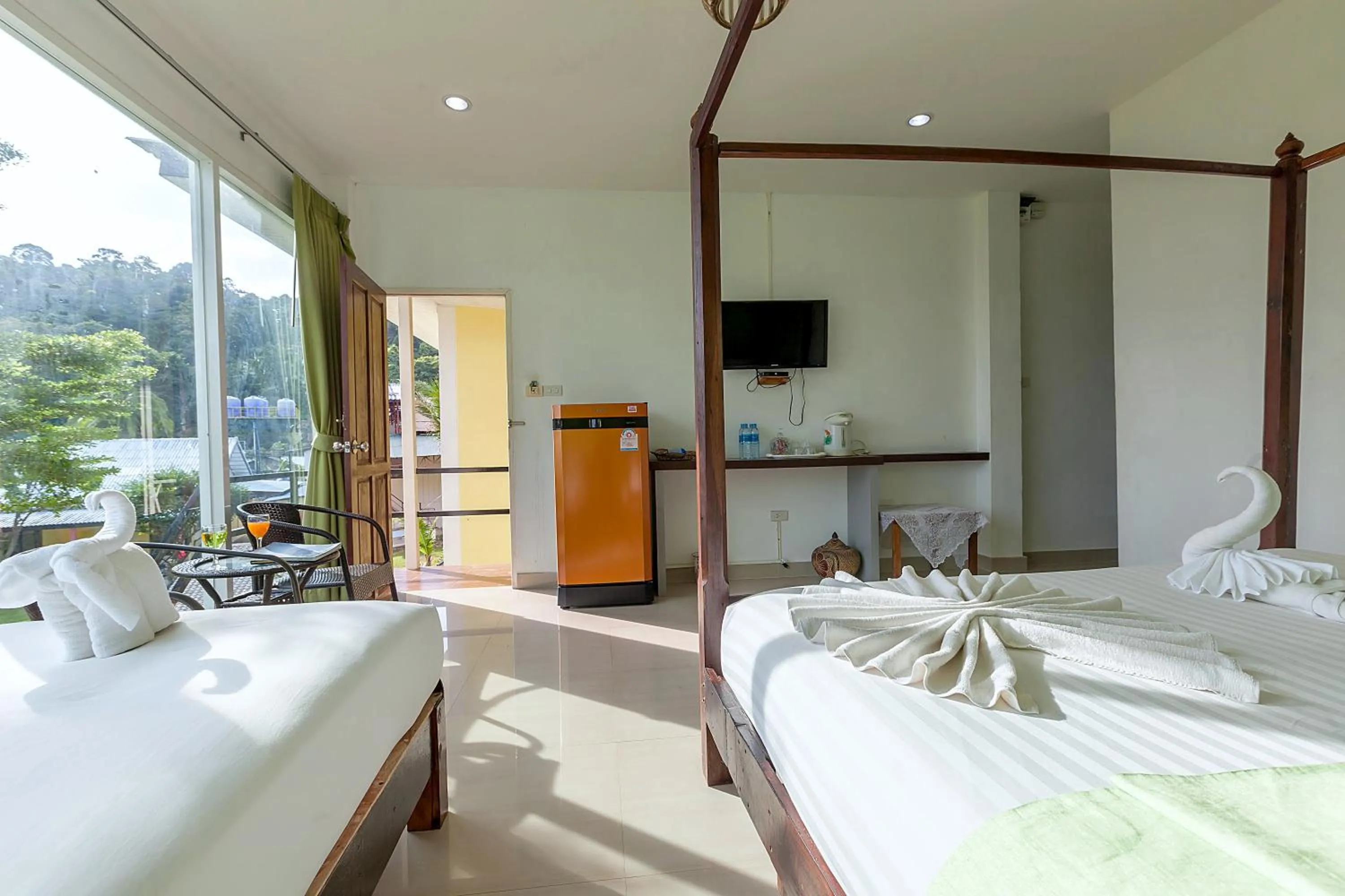 Bed in Phi Phi Chang Grand Resort