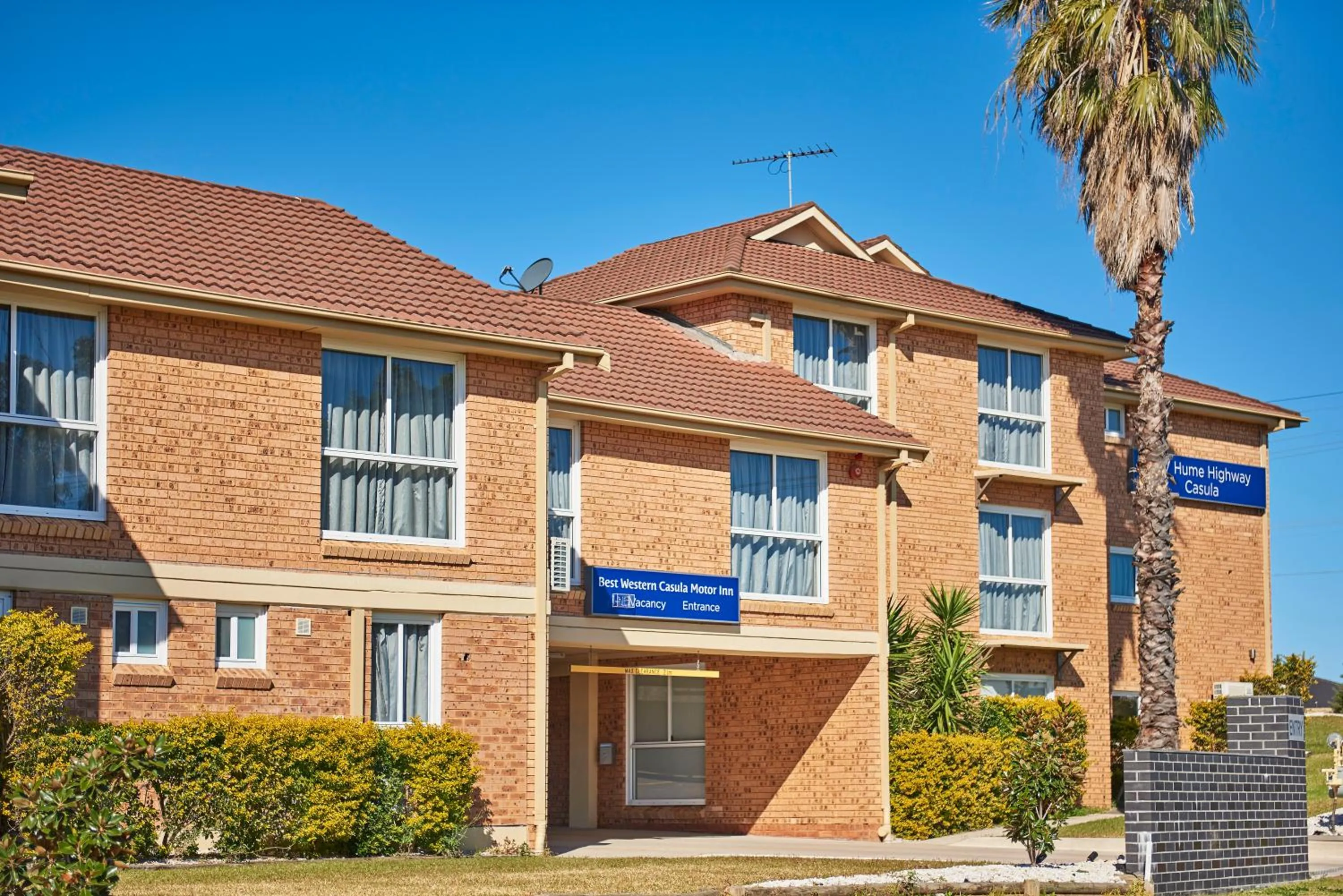 Facade/entrance in Best Western Casula Motor Inn