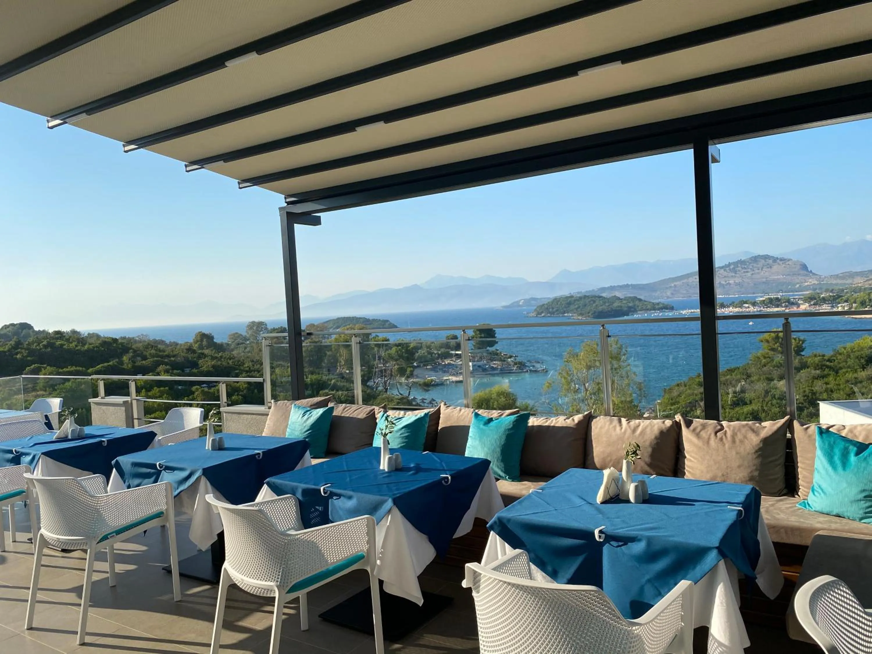 Restaurant/places to eat in Hotel Olive Ksamil