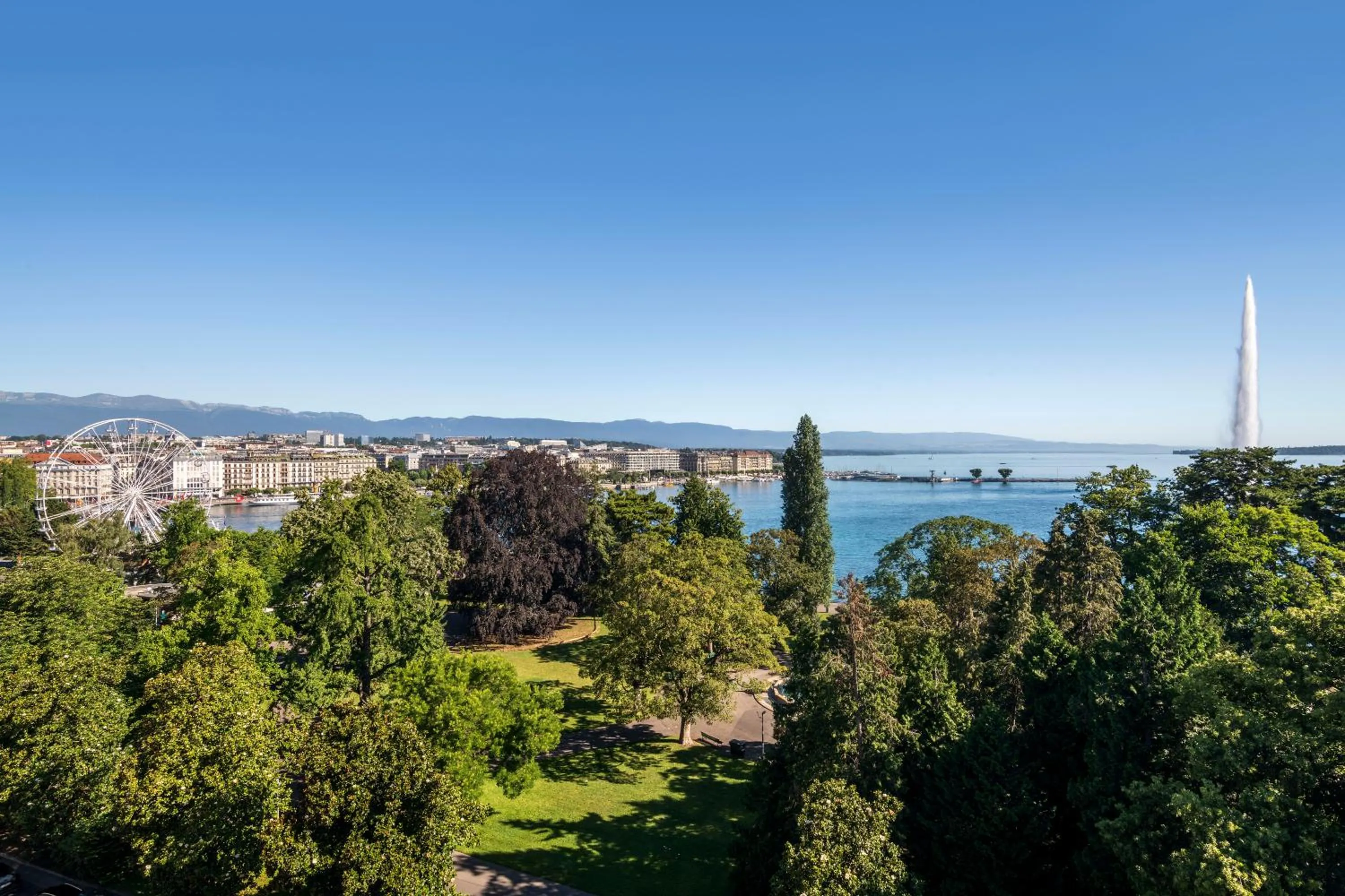 Lake view in Hôtel Métropole Genève