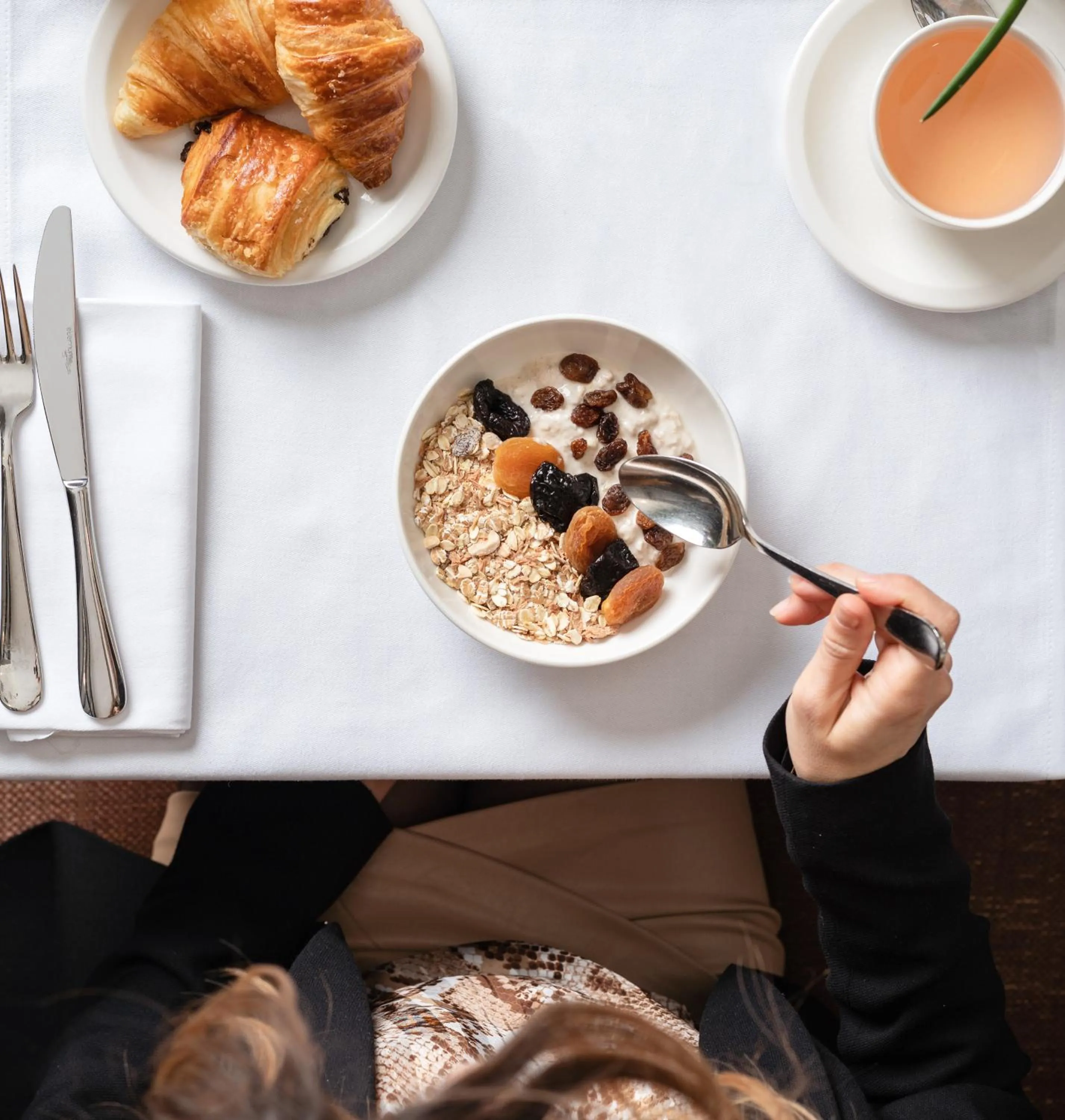 Breakfast in Jade Manotel