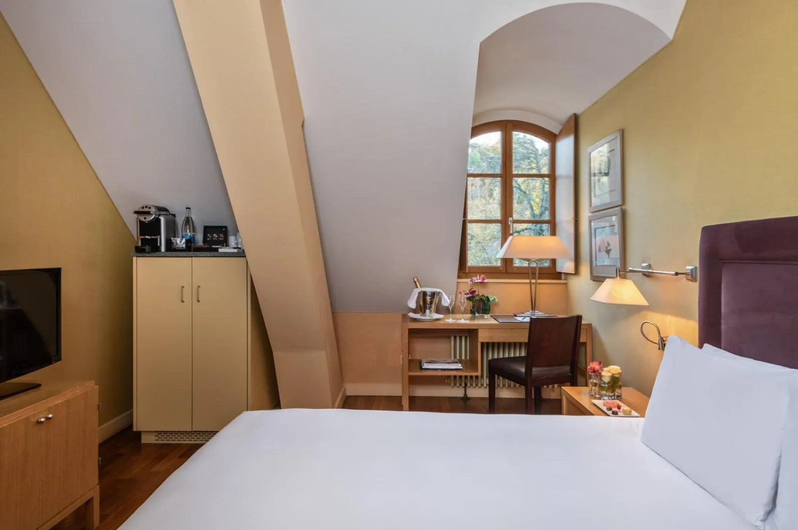 Photo of the whole room, Bed in Hôtel Résidence Parc des Eaux Vives