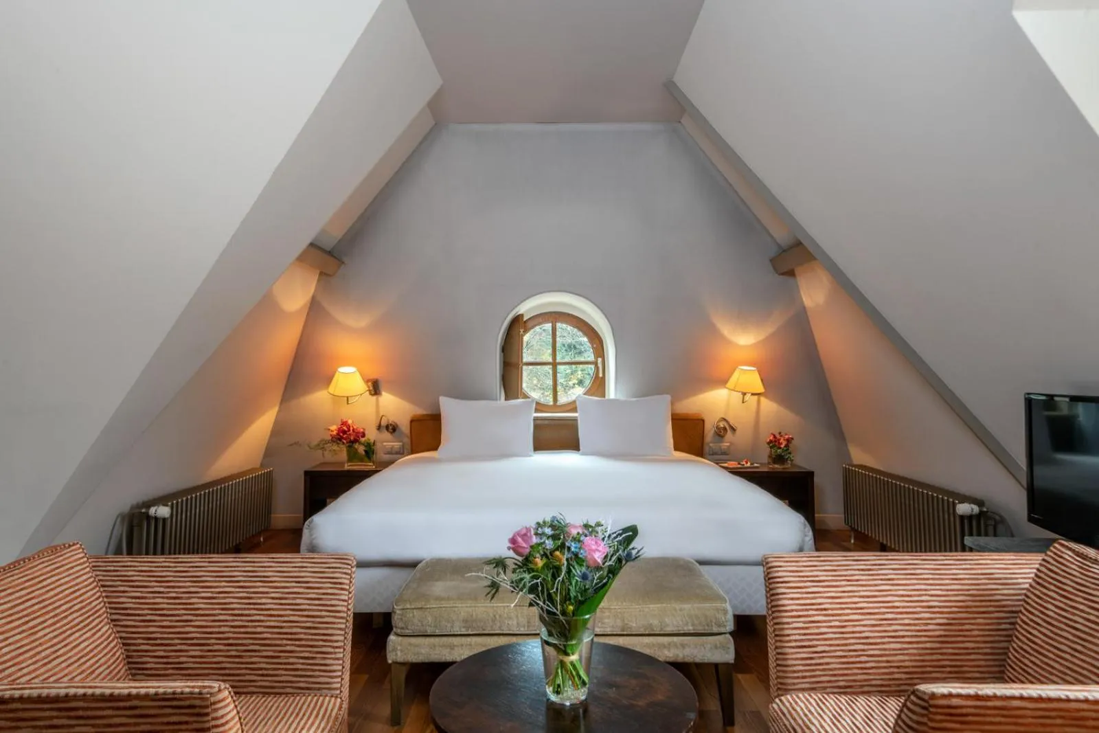 Bed in Hôtel Résidence Parc des Eaux Vives