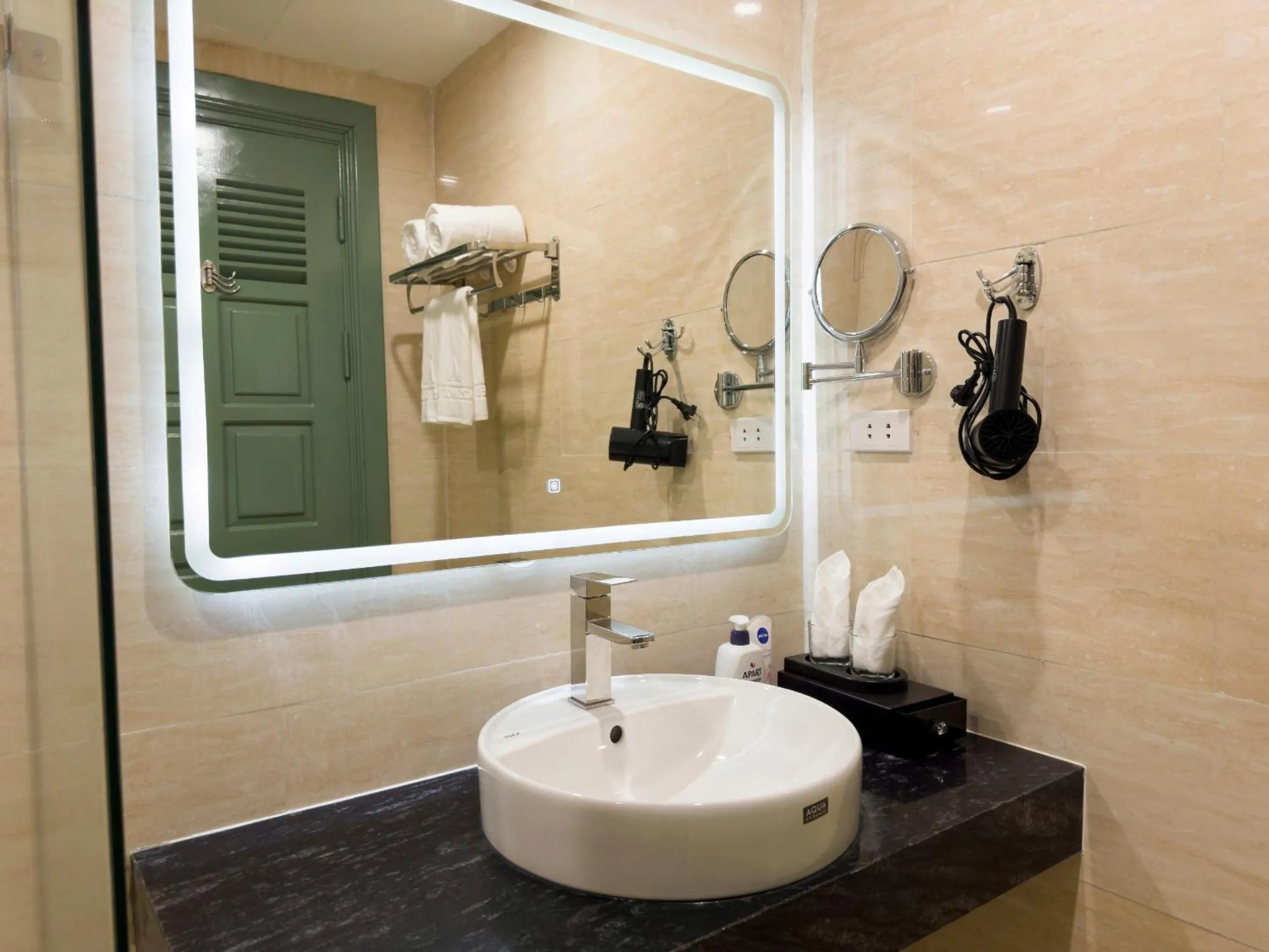 Shower in A25 Hotel - 29 Thác Bạc - Sapa