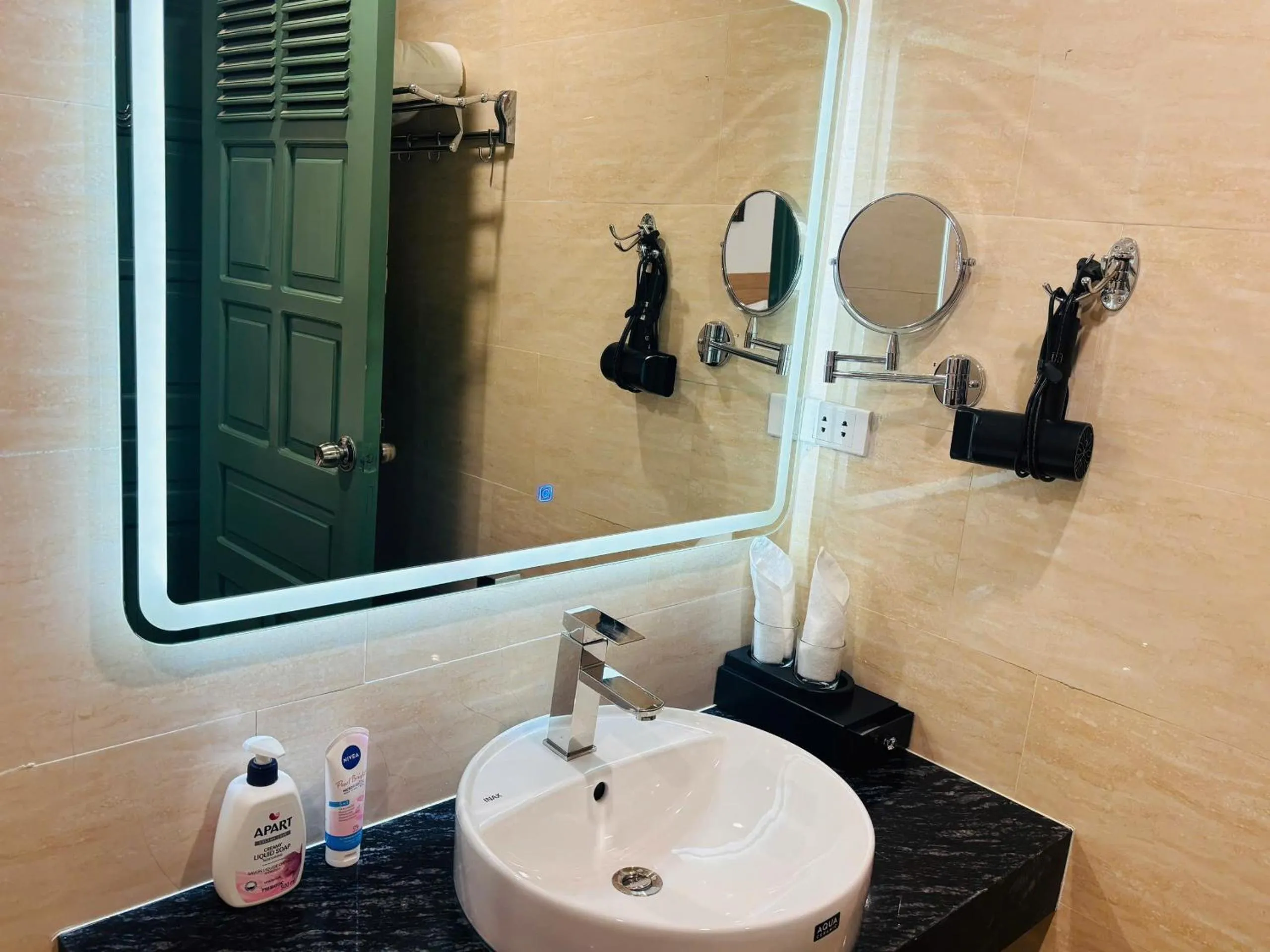 Shower in A25 Hotel - 29 Thác Bạc - Sapa