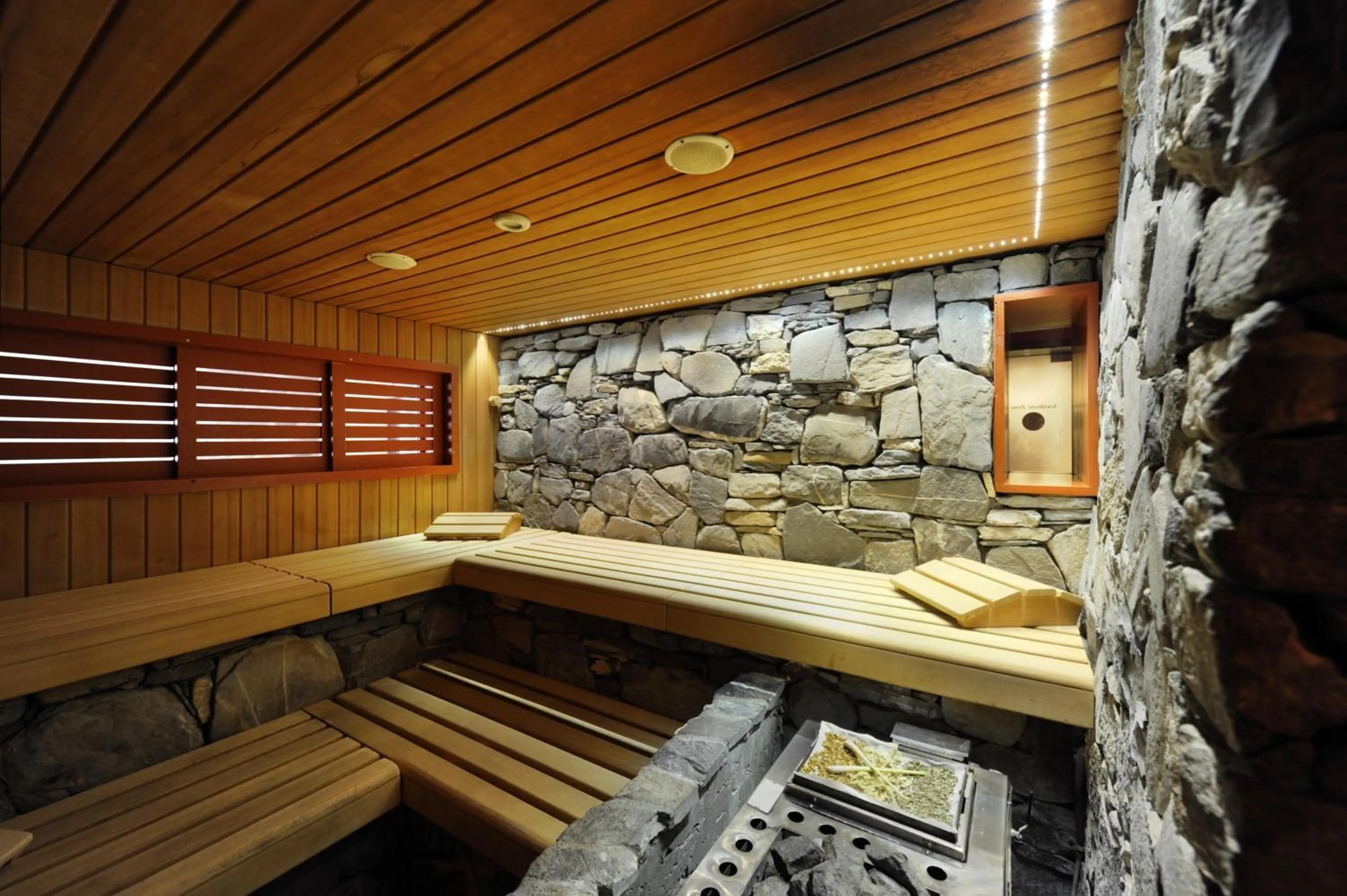 Sauna in Eiger Mountain & Soul Resort