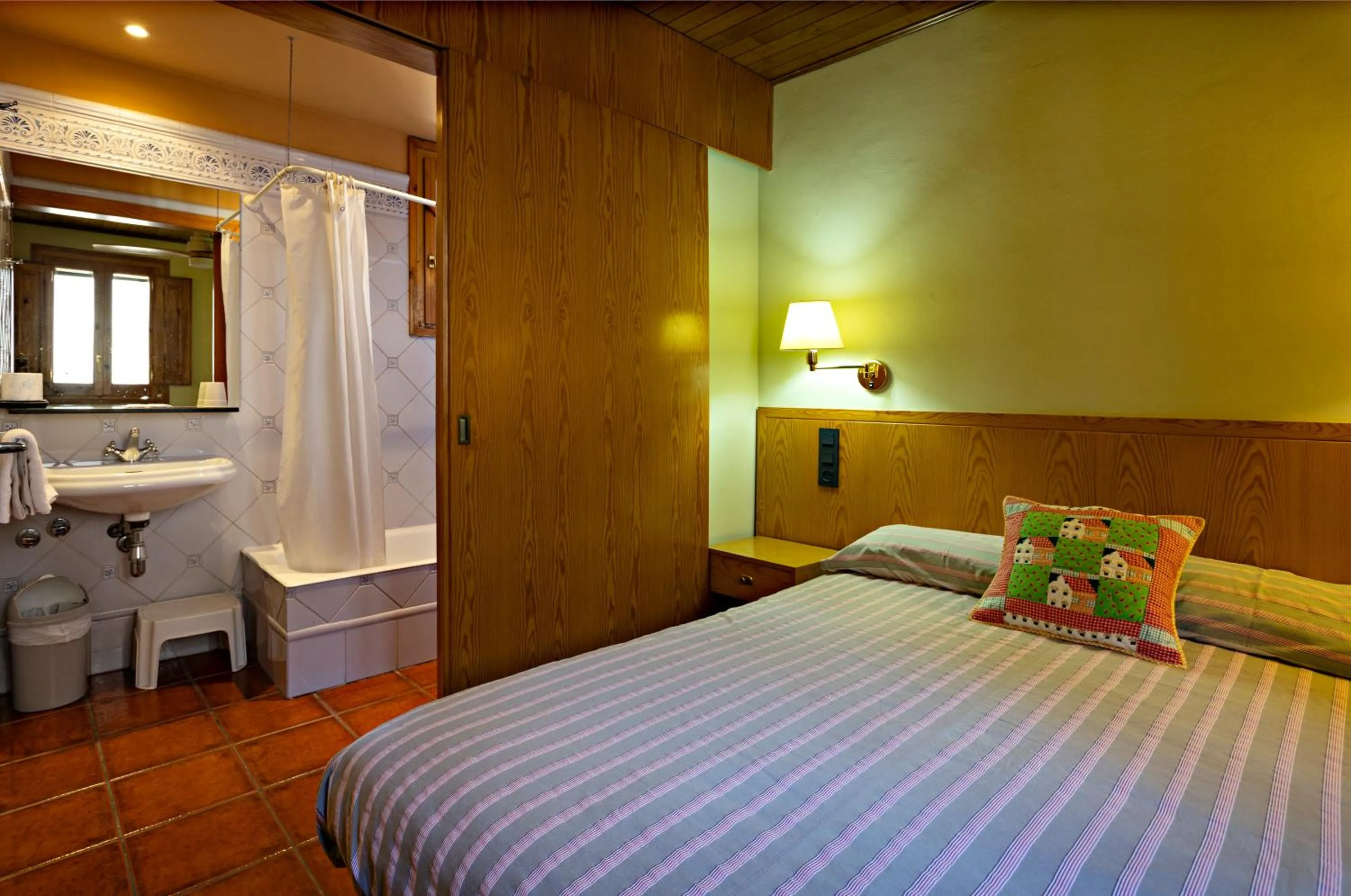 Double Room in Hostal Victor