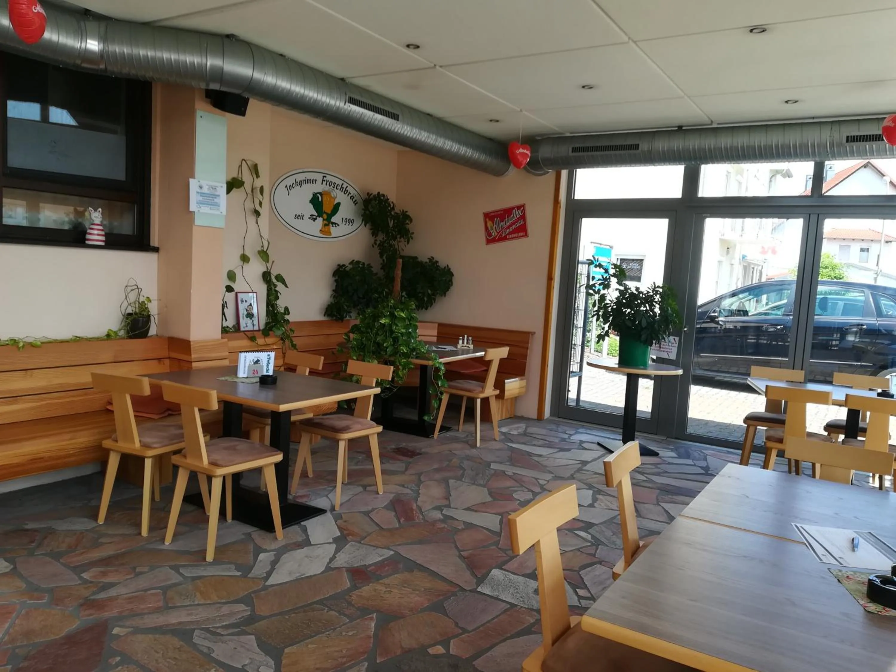 Restaurant/places to eat in Brauhaus Fröschl