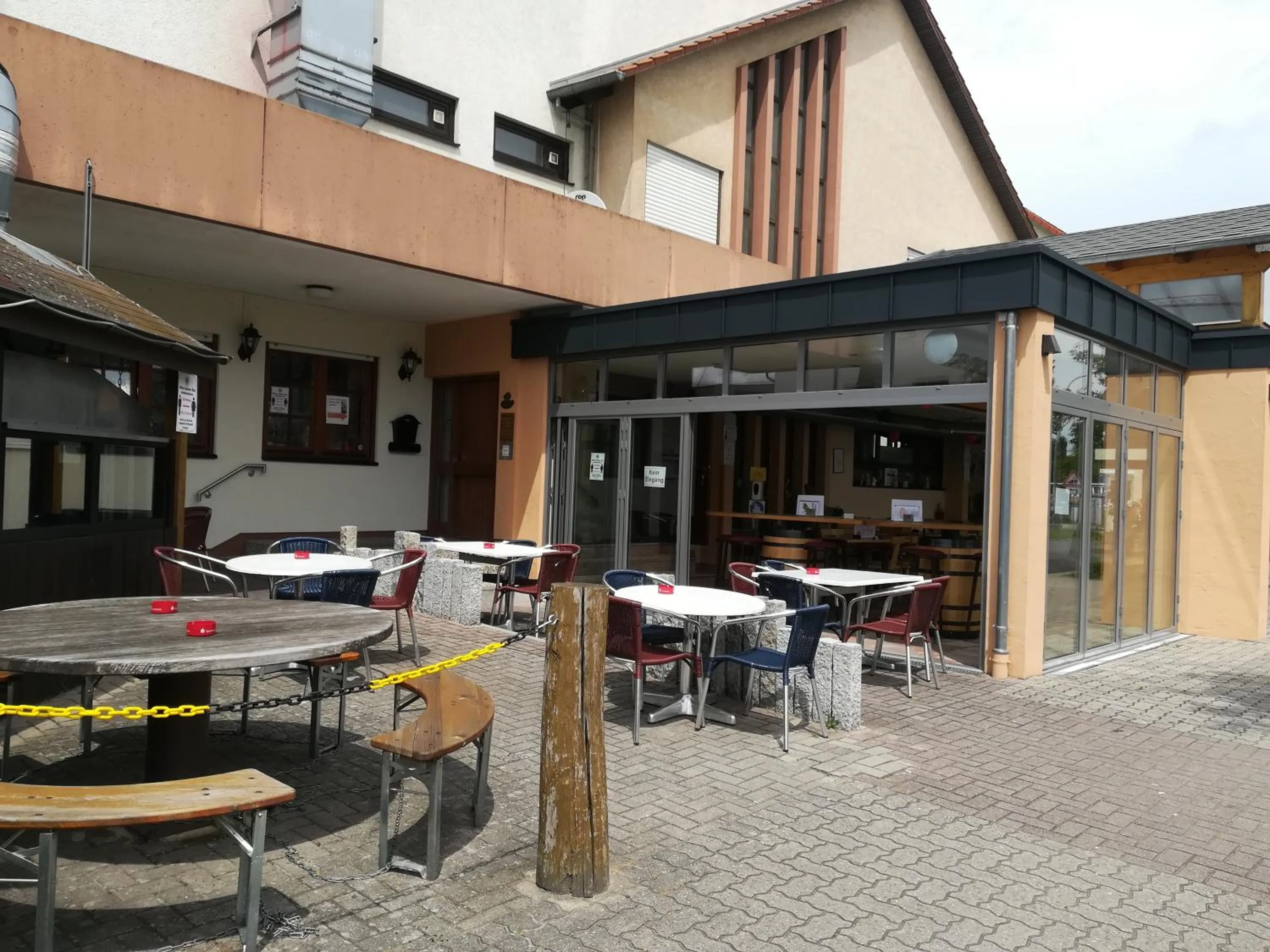 Facade/entrance in Brauhaus Fröschl