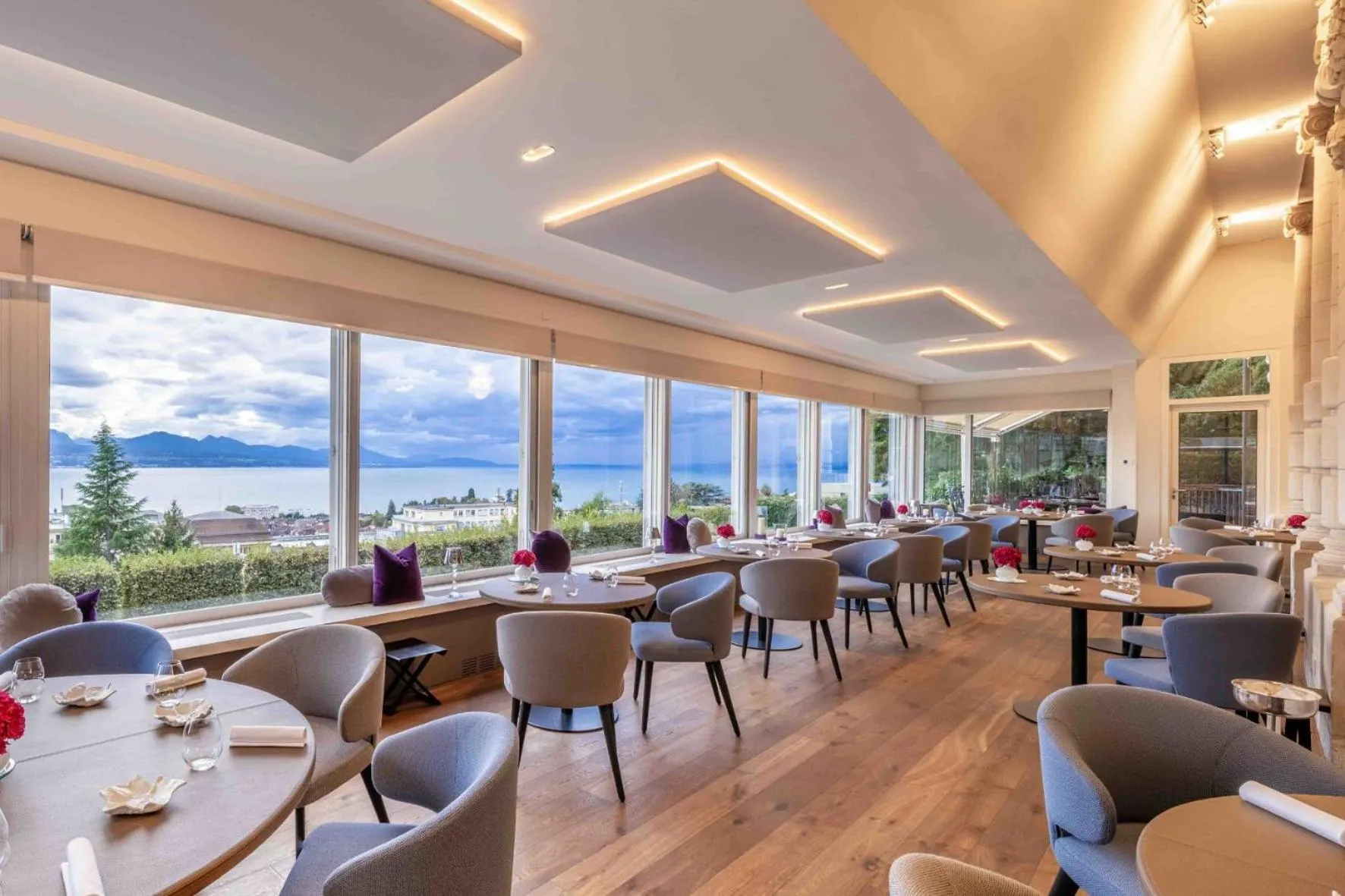 Restaurant/places to eat in Lausanne Palace