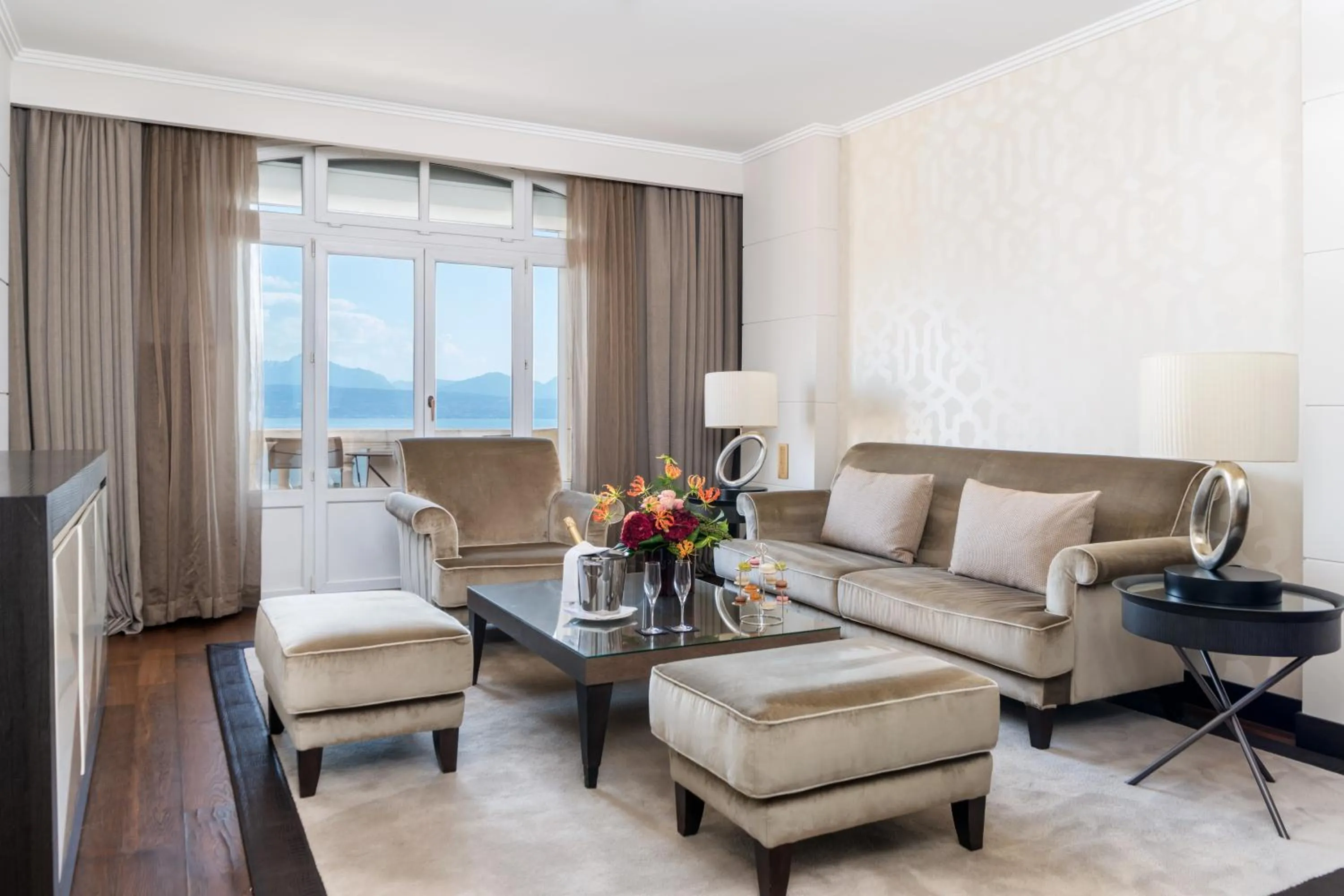 Living room in Lausanne Palace