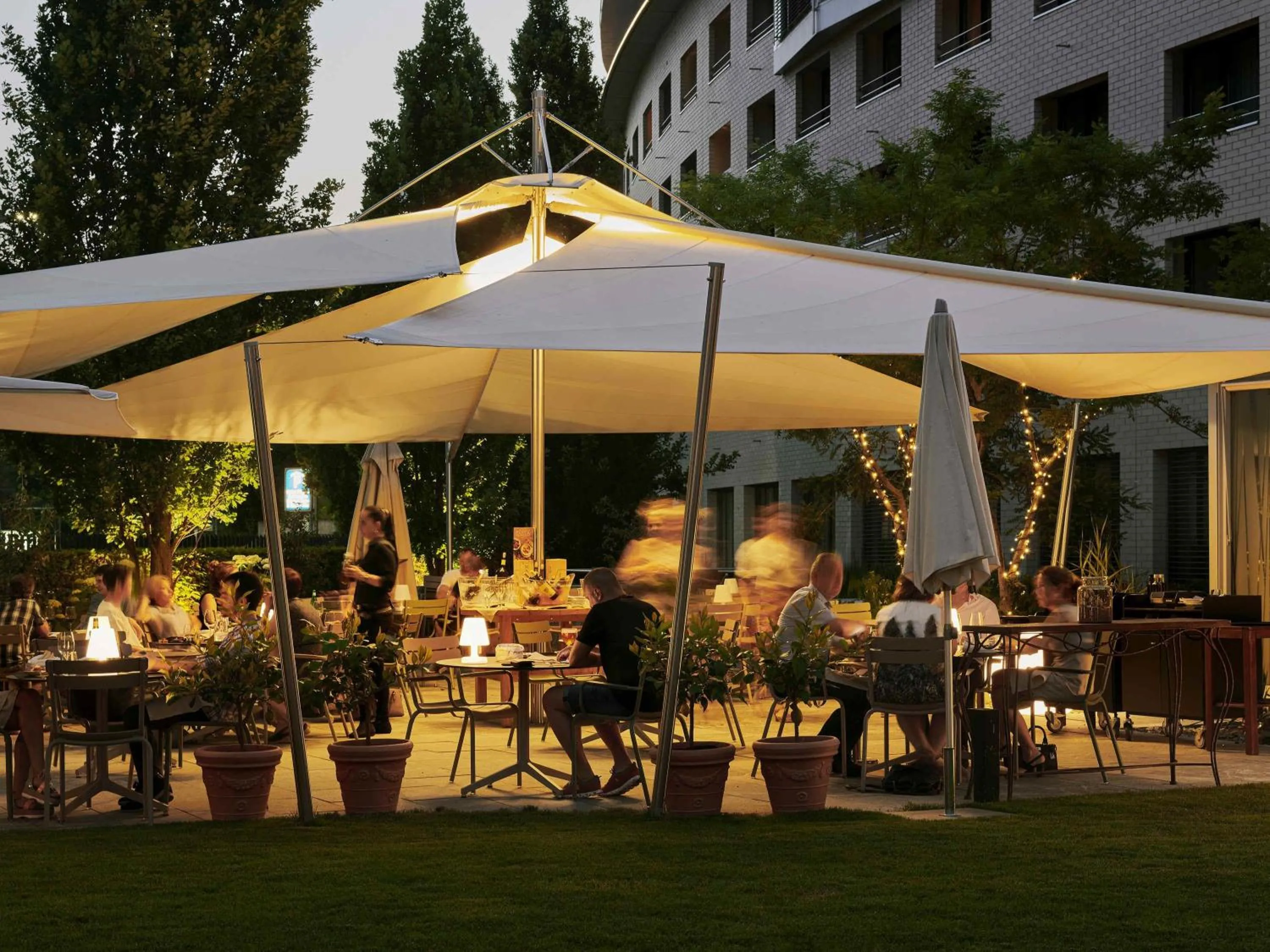 Restaurant/places to eat in Swissôtel Kursaal Bern