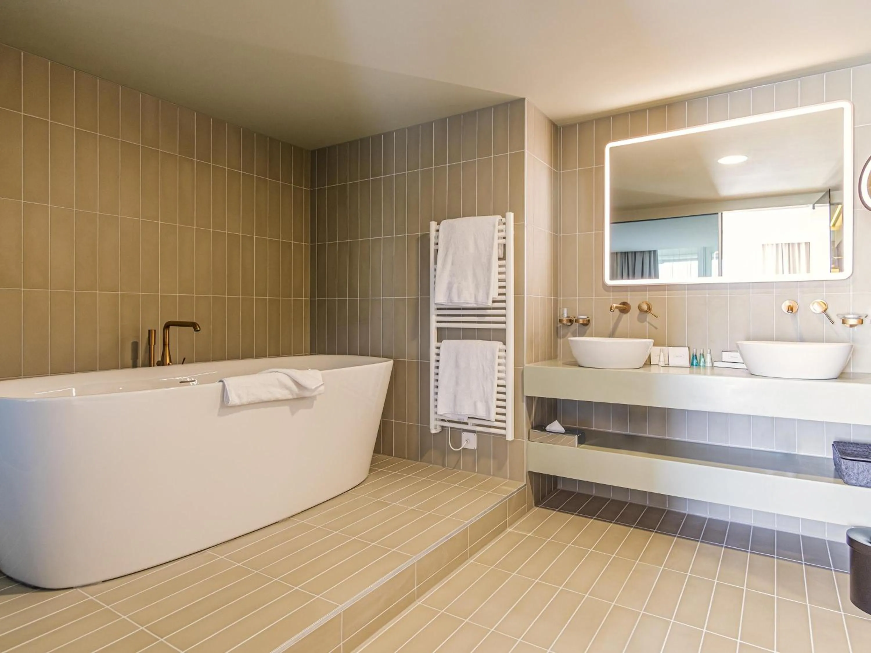 Bedroom in Swissôtel Kursaal Bern