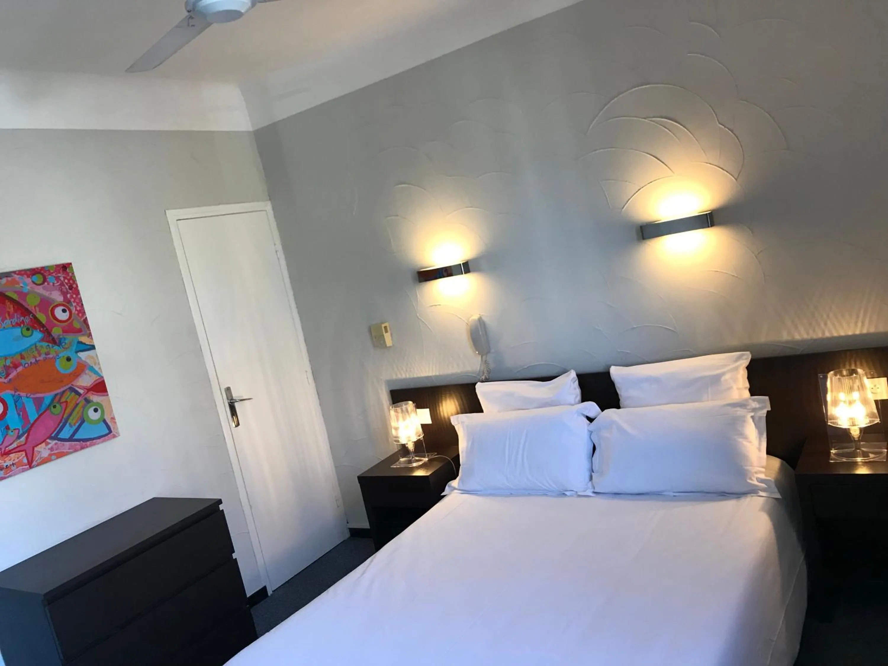 Photo of the whole room, Bed in Hôtel Neptune