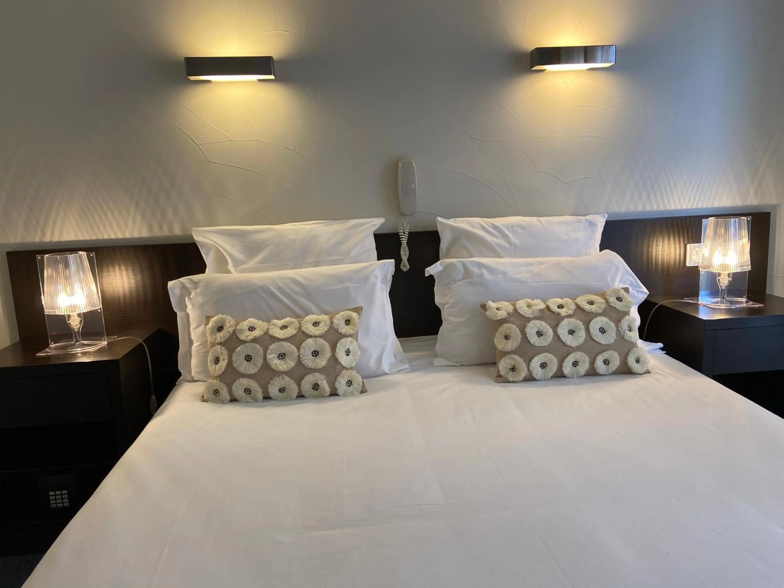 Bed in Hôtel Neptune