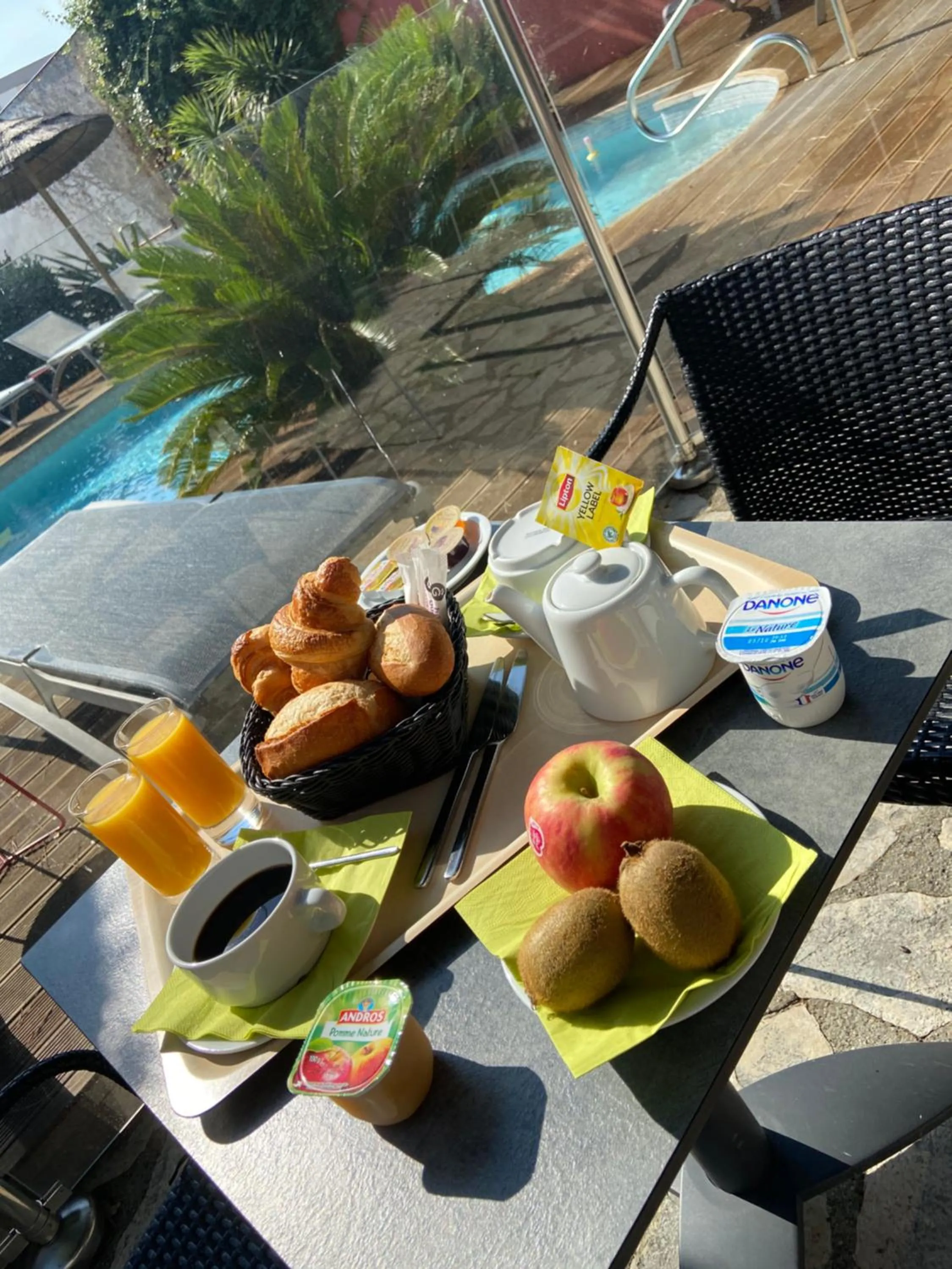 Breakfast in Hôtel Neptune