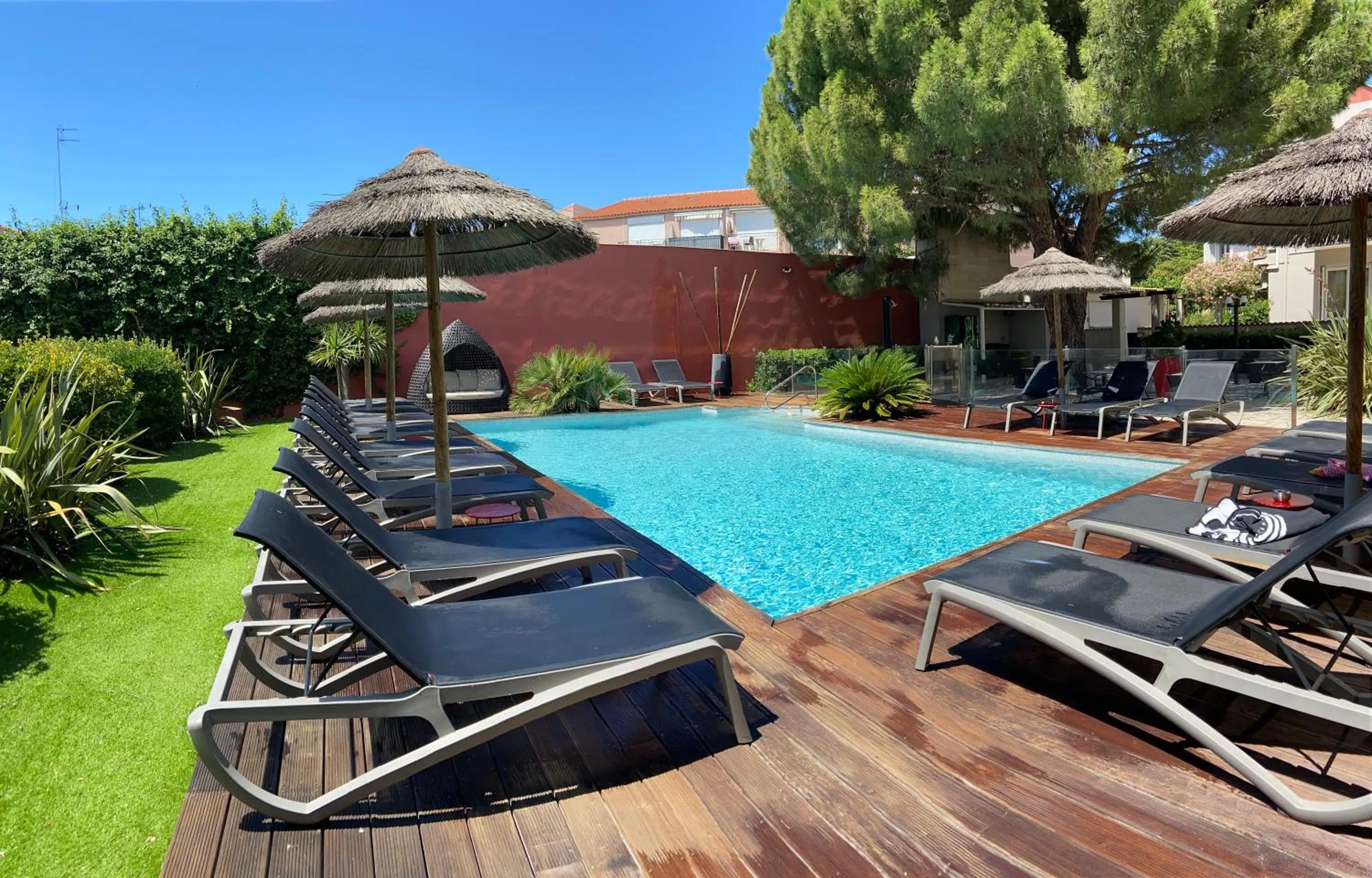 Swimming pool in Hôtel Neptune