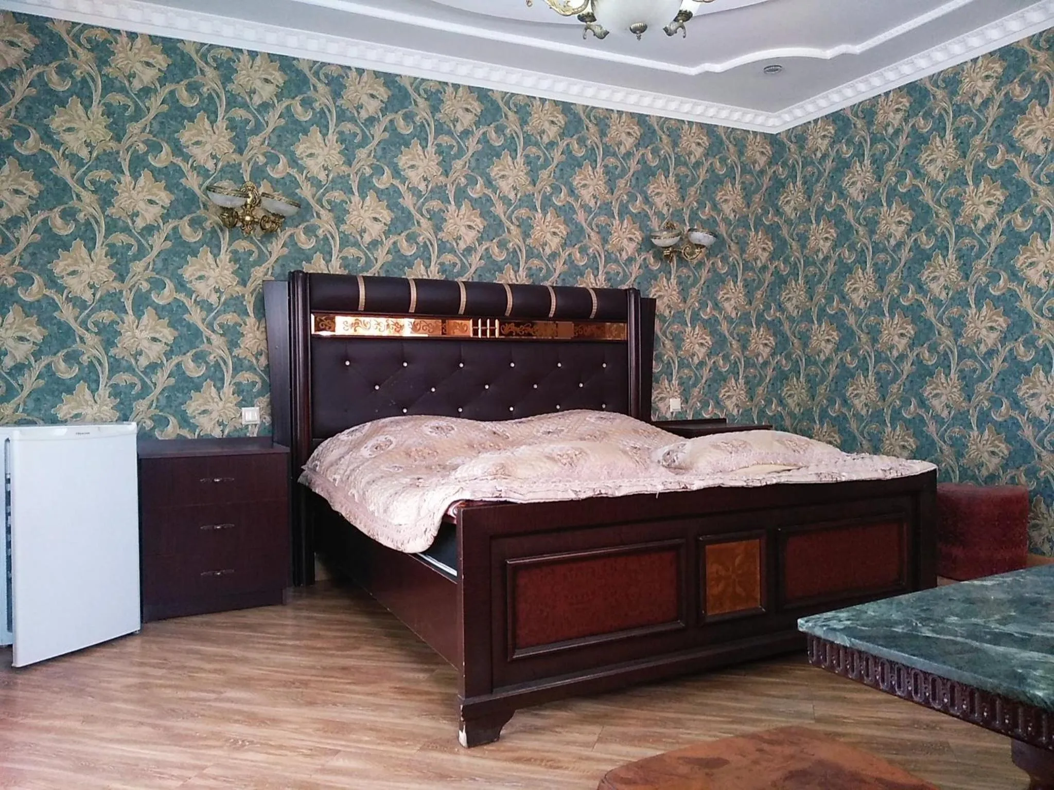 Bed in Hotel Edemi Castle