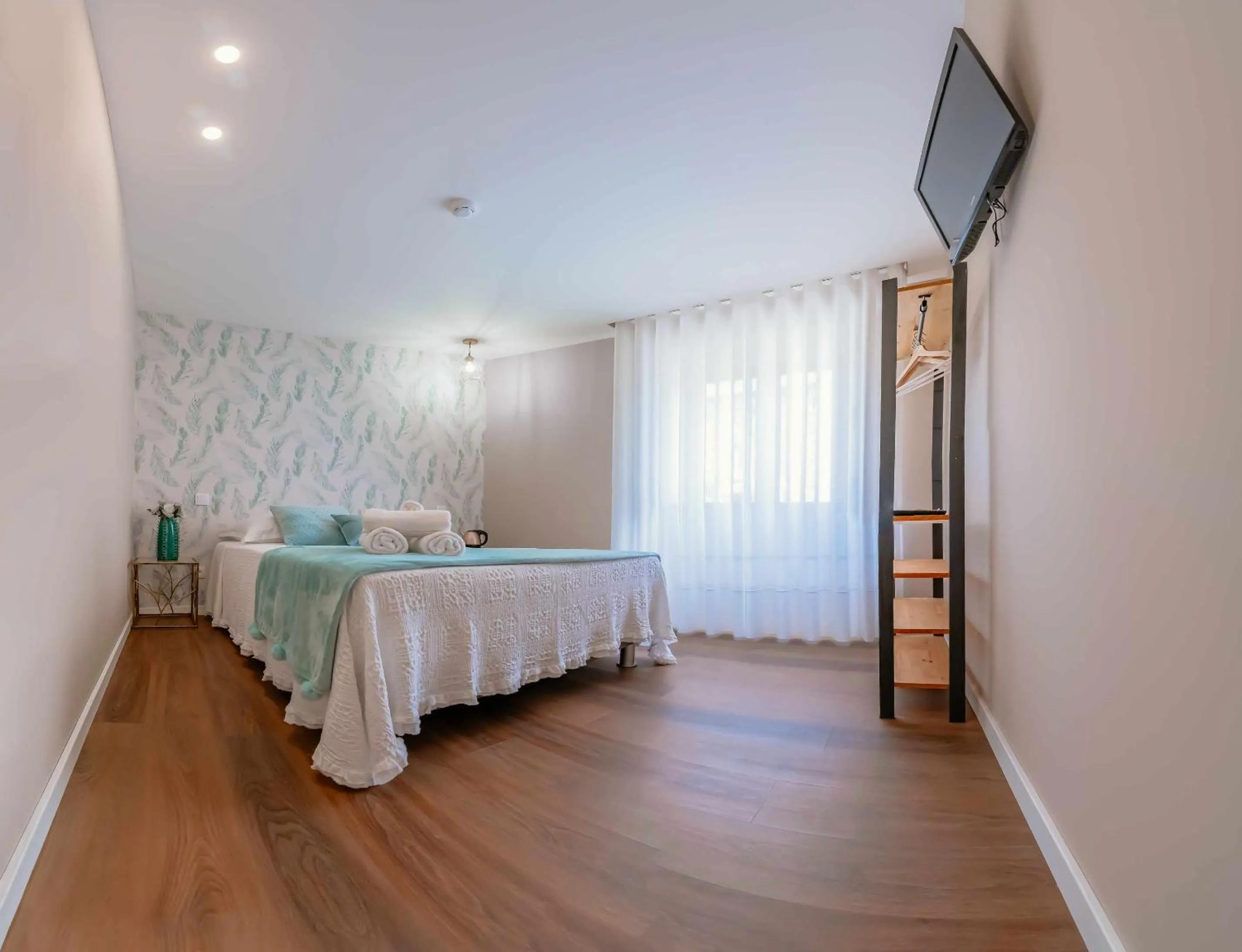 Double Room with Private Bathroom in Blue House Ponte de Lima