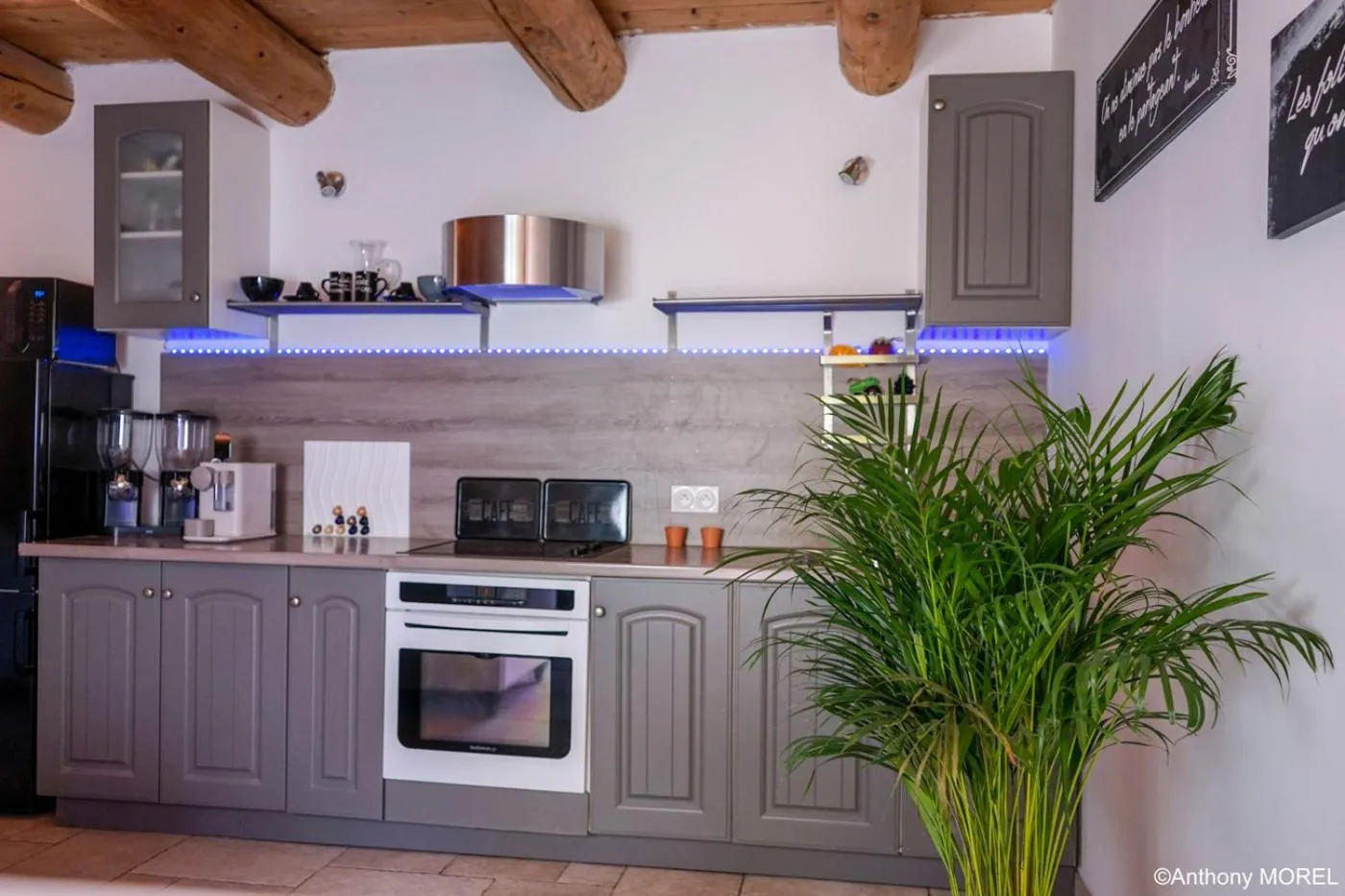 Kitchen or kitchenette in Désir'ôôm