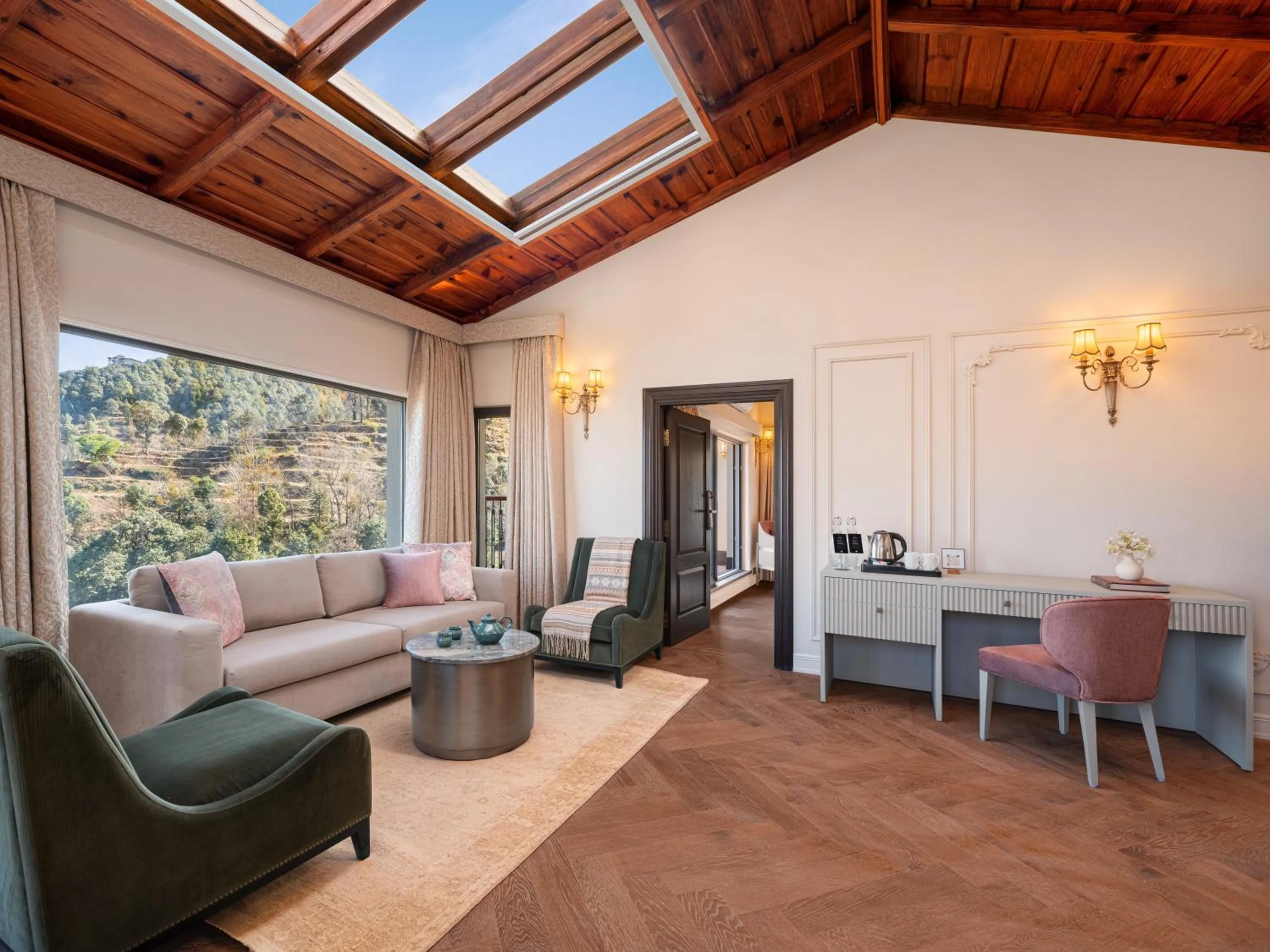 Luxury Suite in Amaraya Resort, Araiya Anthology