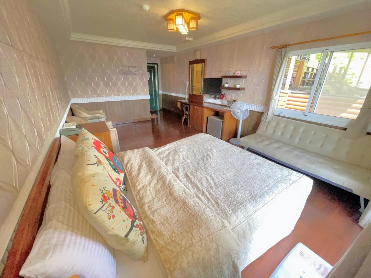 Bedroom, Bed in Emmanuel Farm House