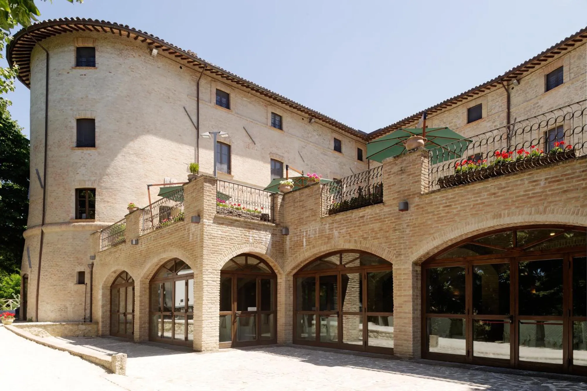 Property building in Castello di Baccaresca