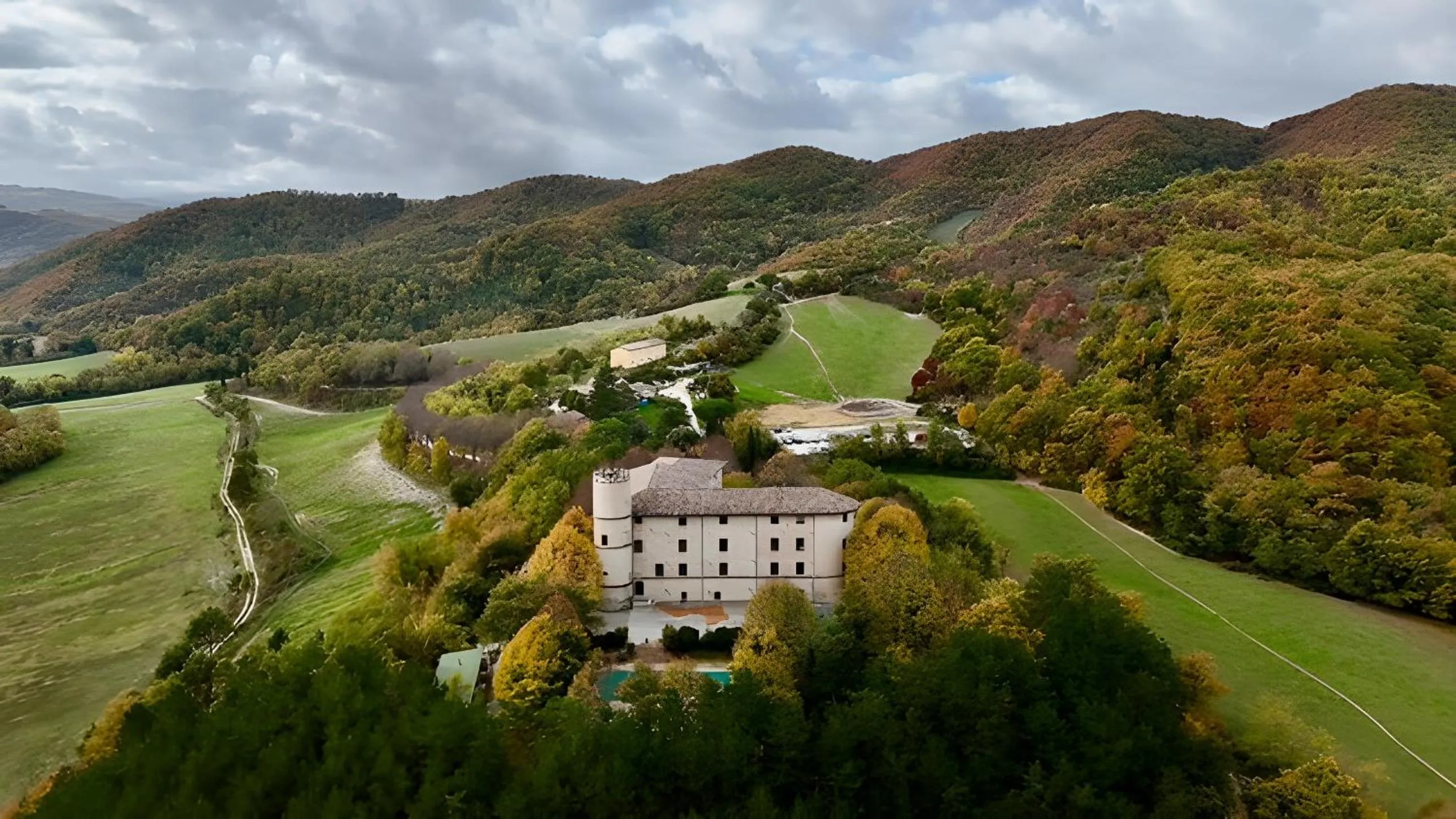 Property building in Castello di Baccaresca