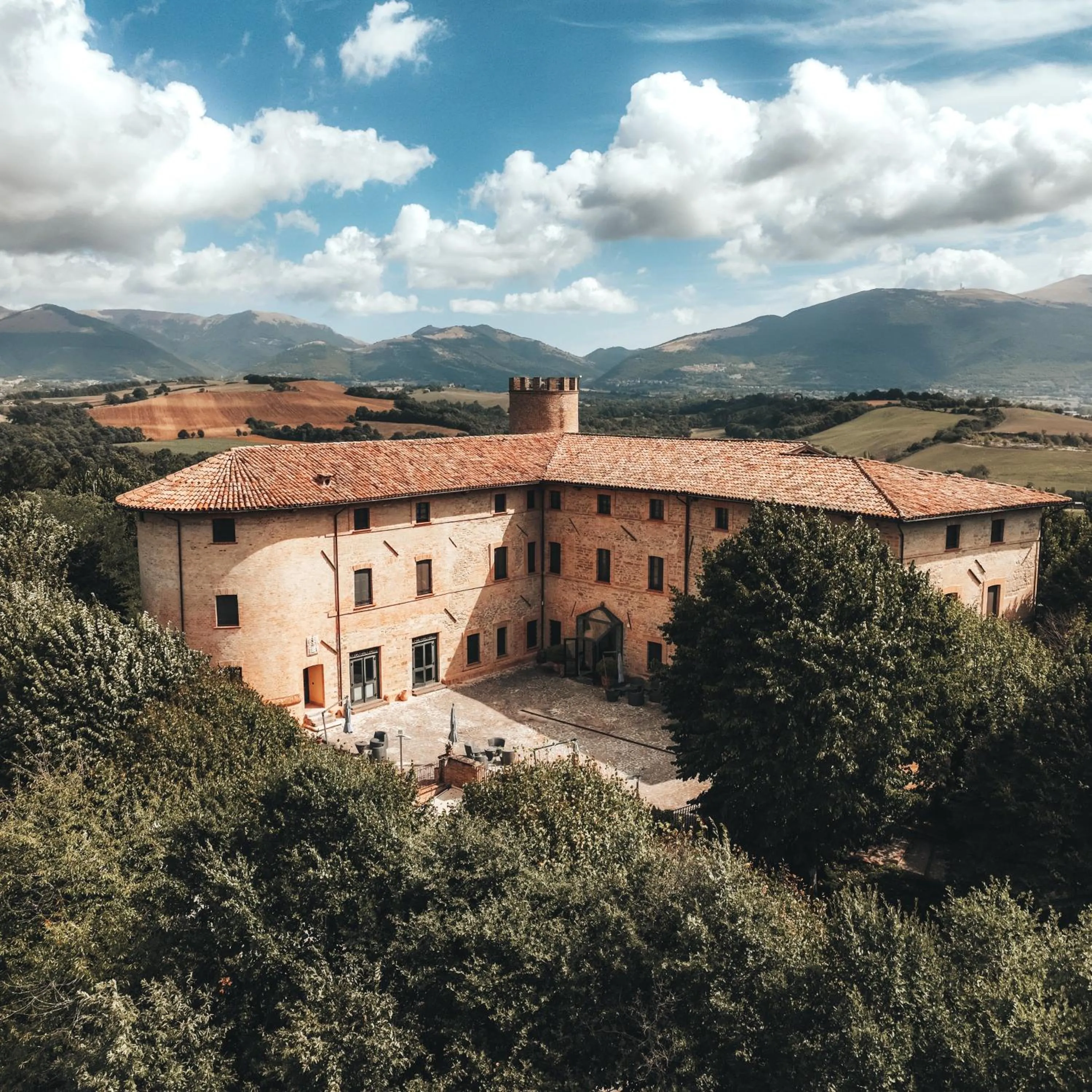 Property building in Castello di Baccaresca