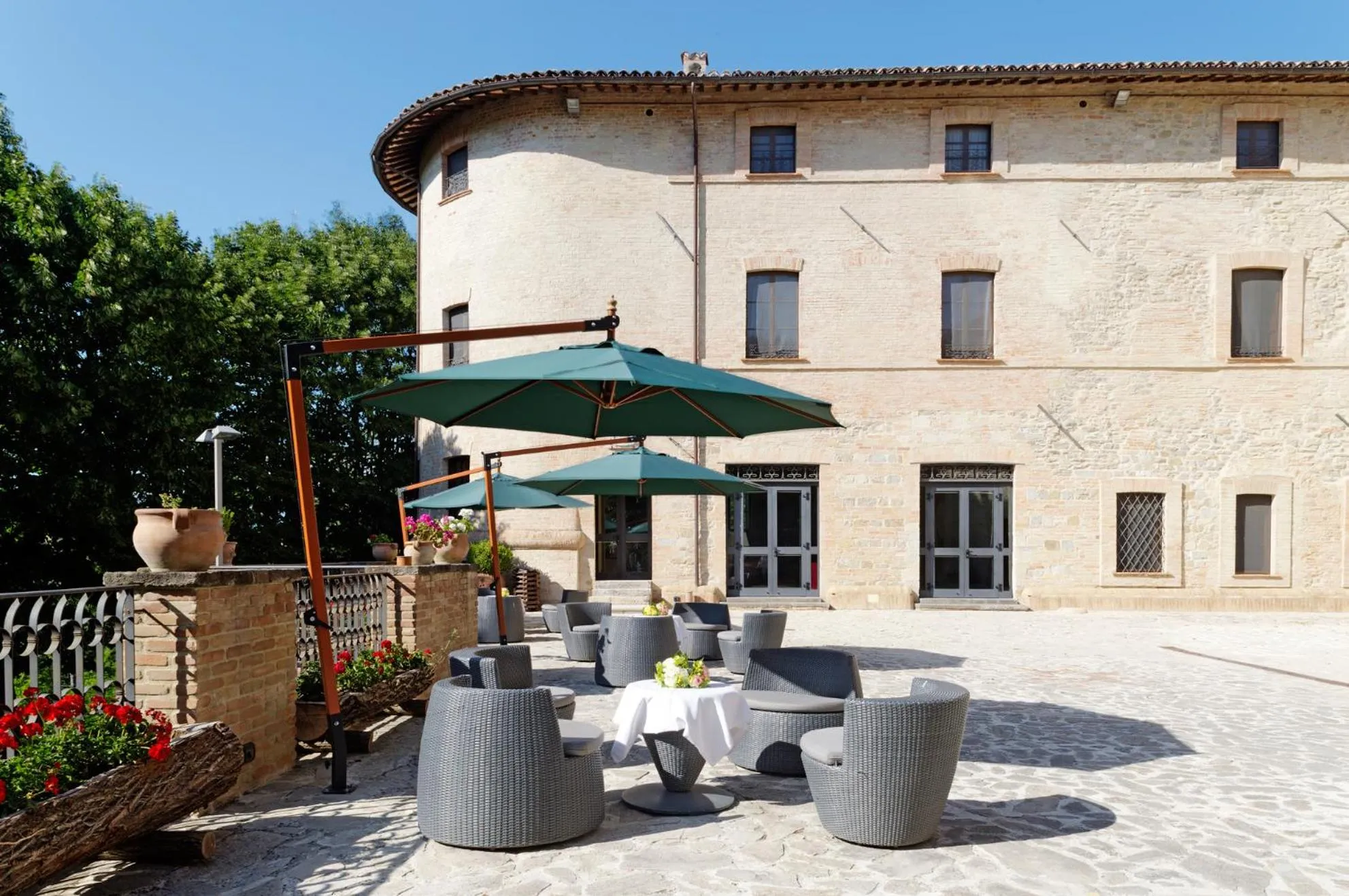 Property building in Castello di Baccaresca