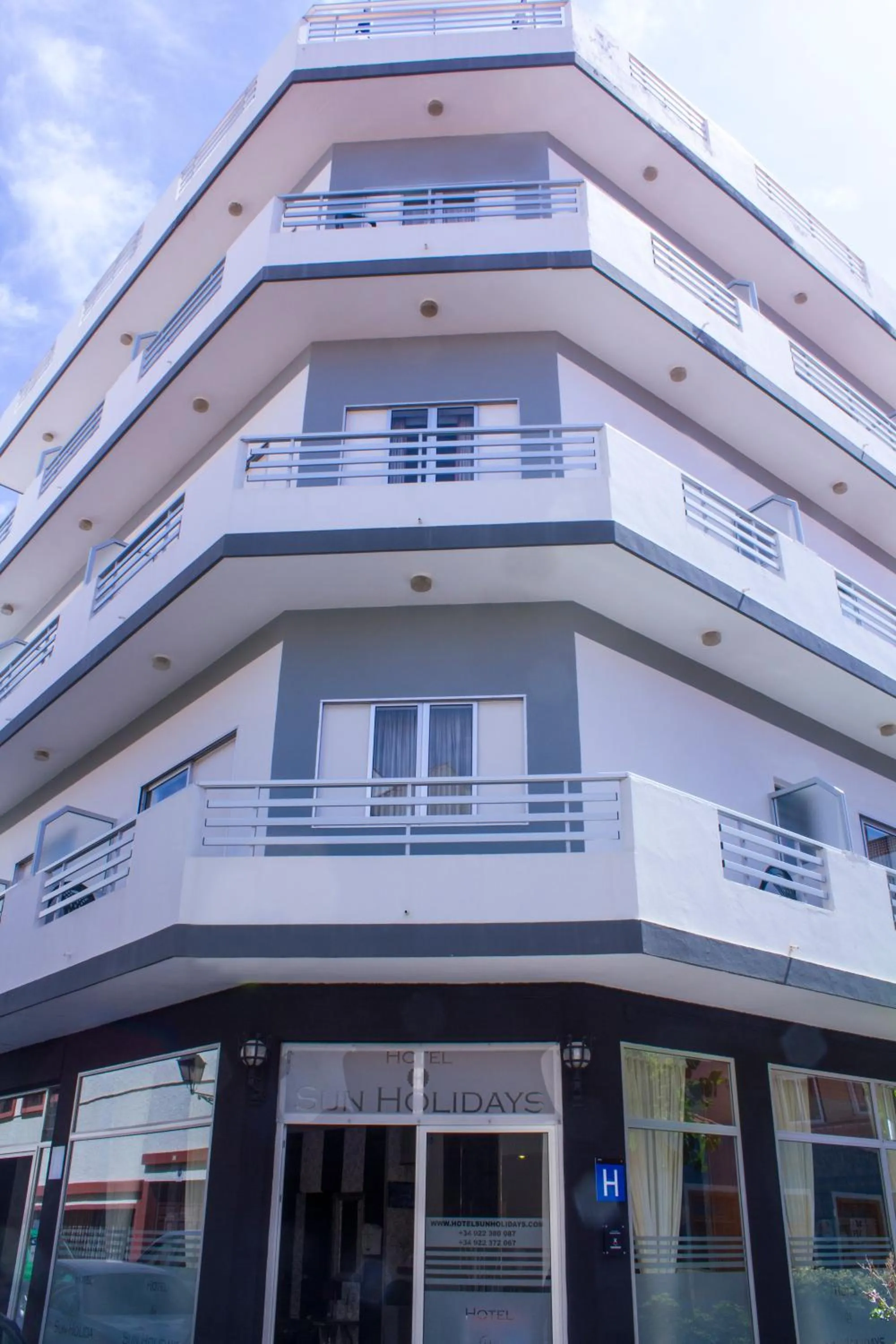 Facade/entrance in Hotel Sun Holidays