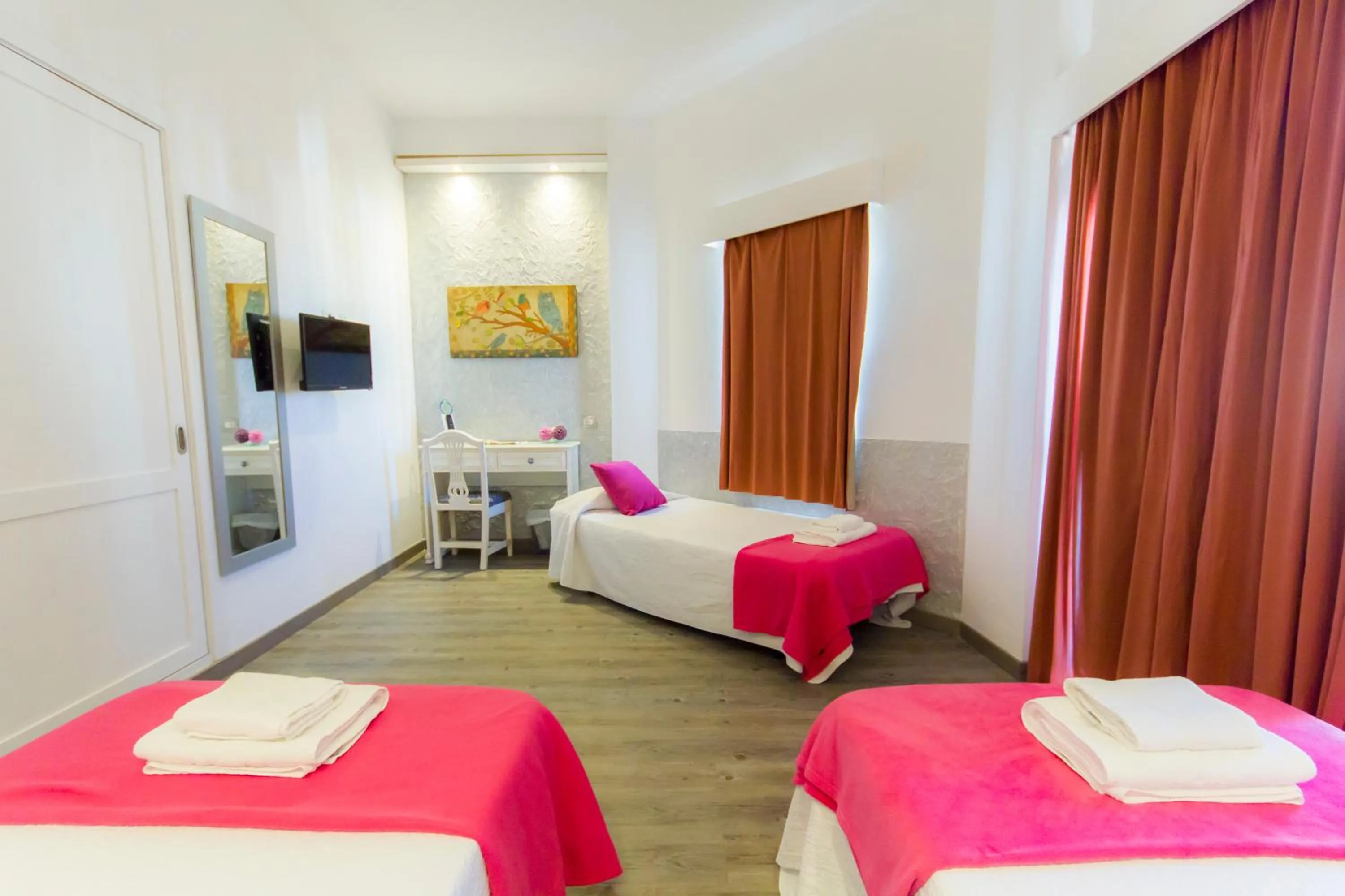 Photo of the whole room, Bed in Hotel Sun Holidays