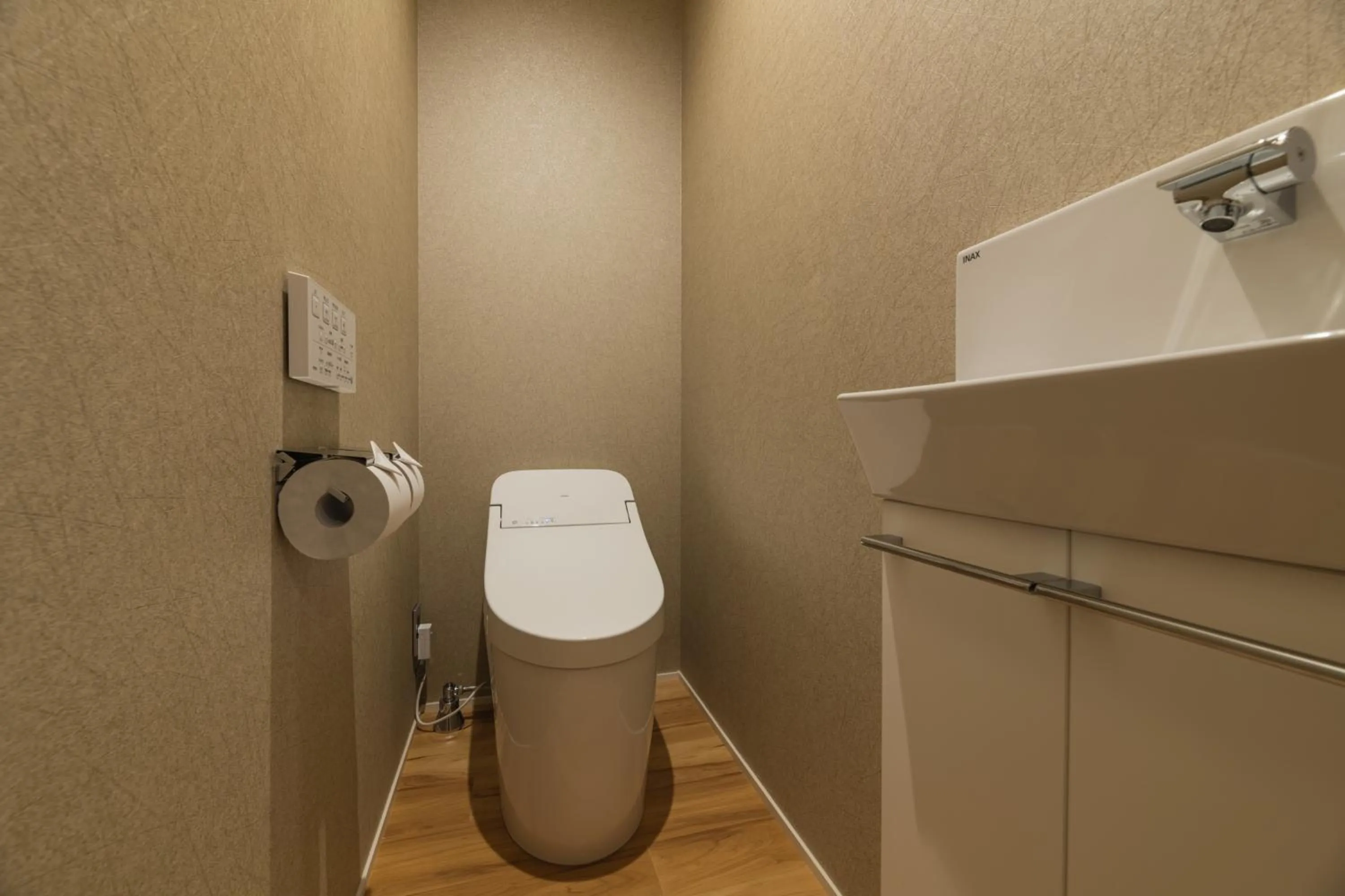 Toilet in GRAND BASE Hakatamon