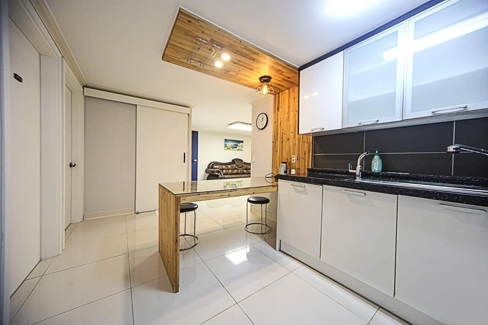 Kitchen or kitchenette in Welkin Hotel