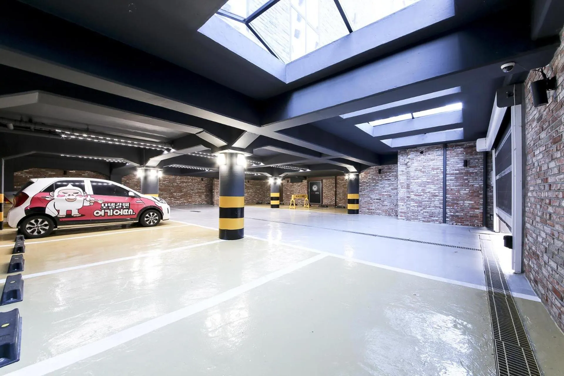 Parking in Welkin Hotel