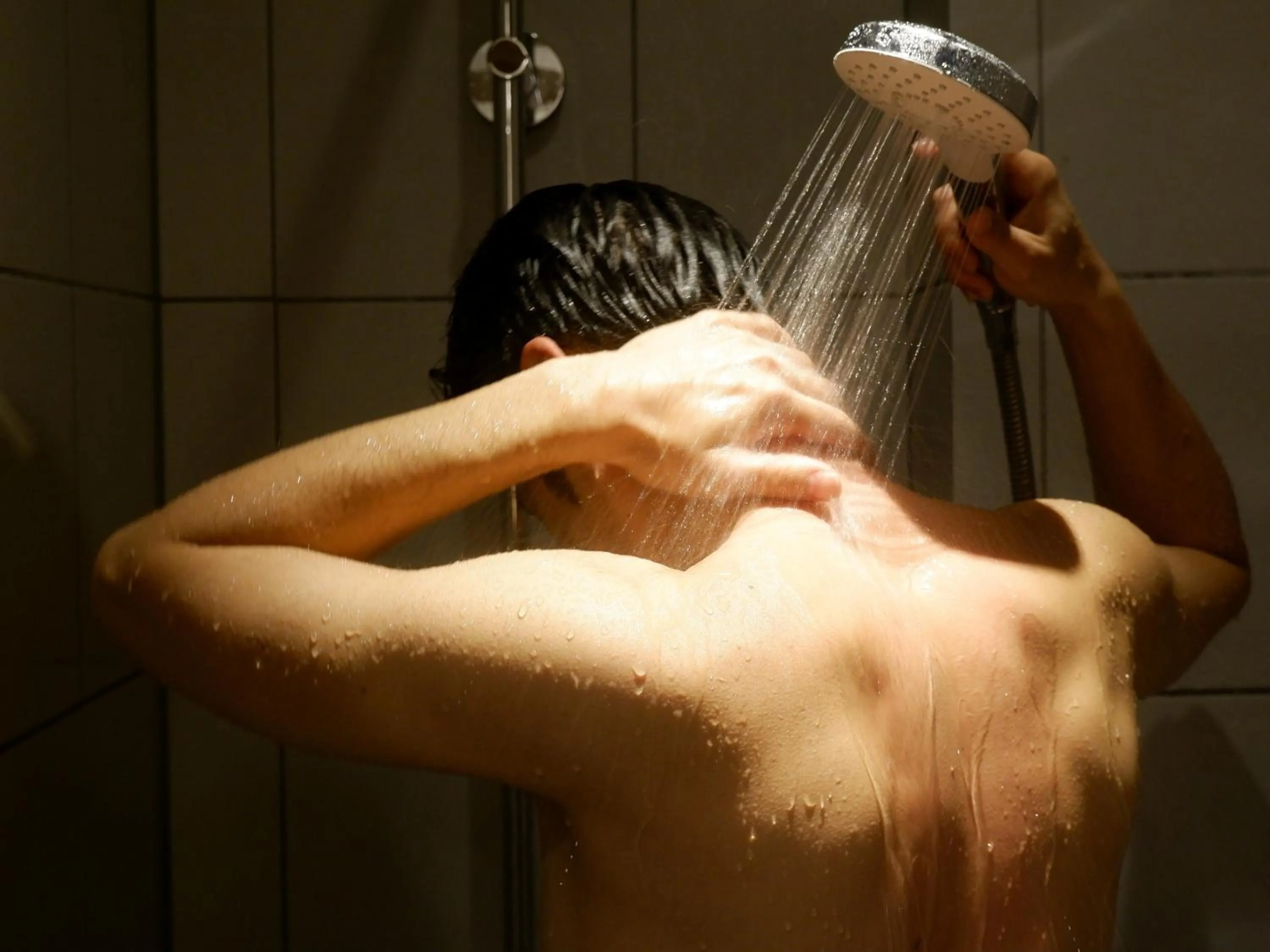 Shower in BUNSHODO HOTEL