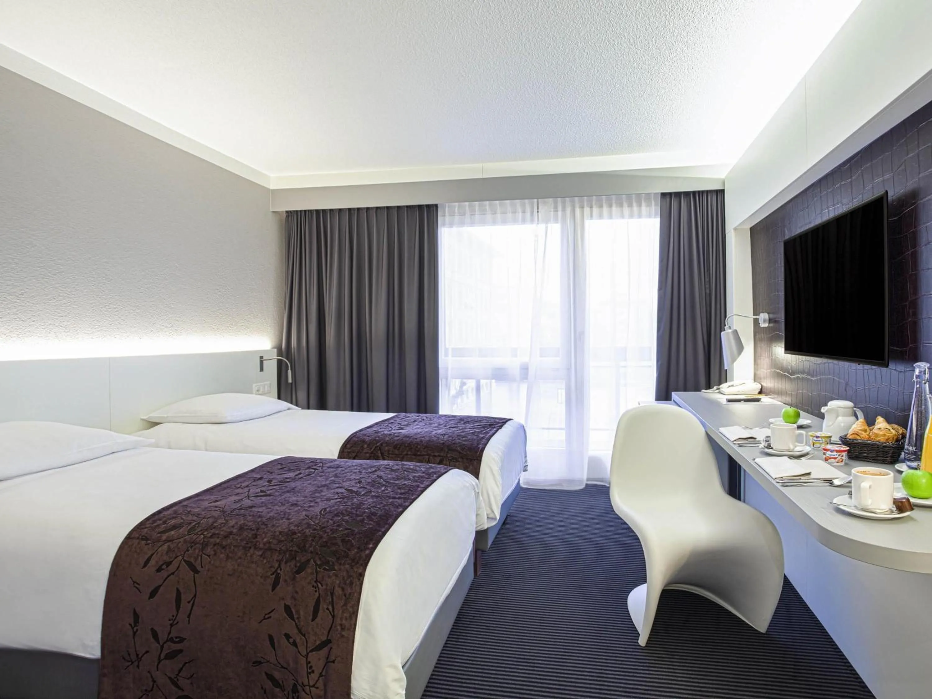 Bedroom, Bed in Mercure Biel