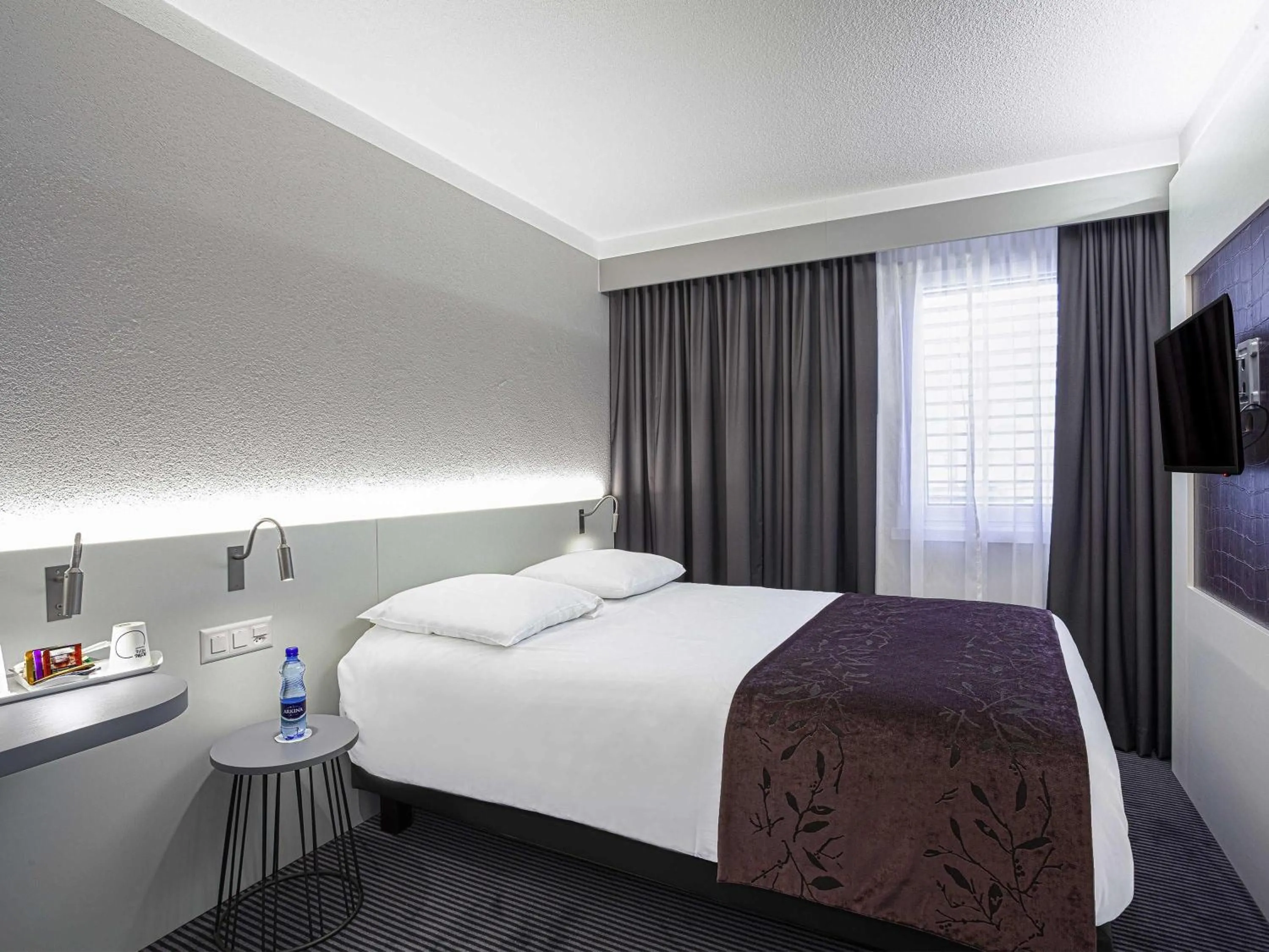 Bedroom, Bed in Mercure Biel