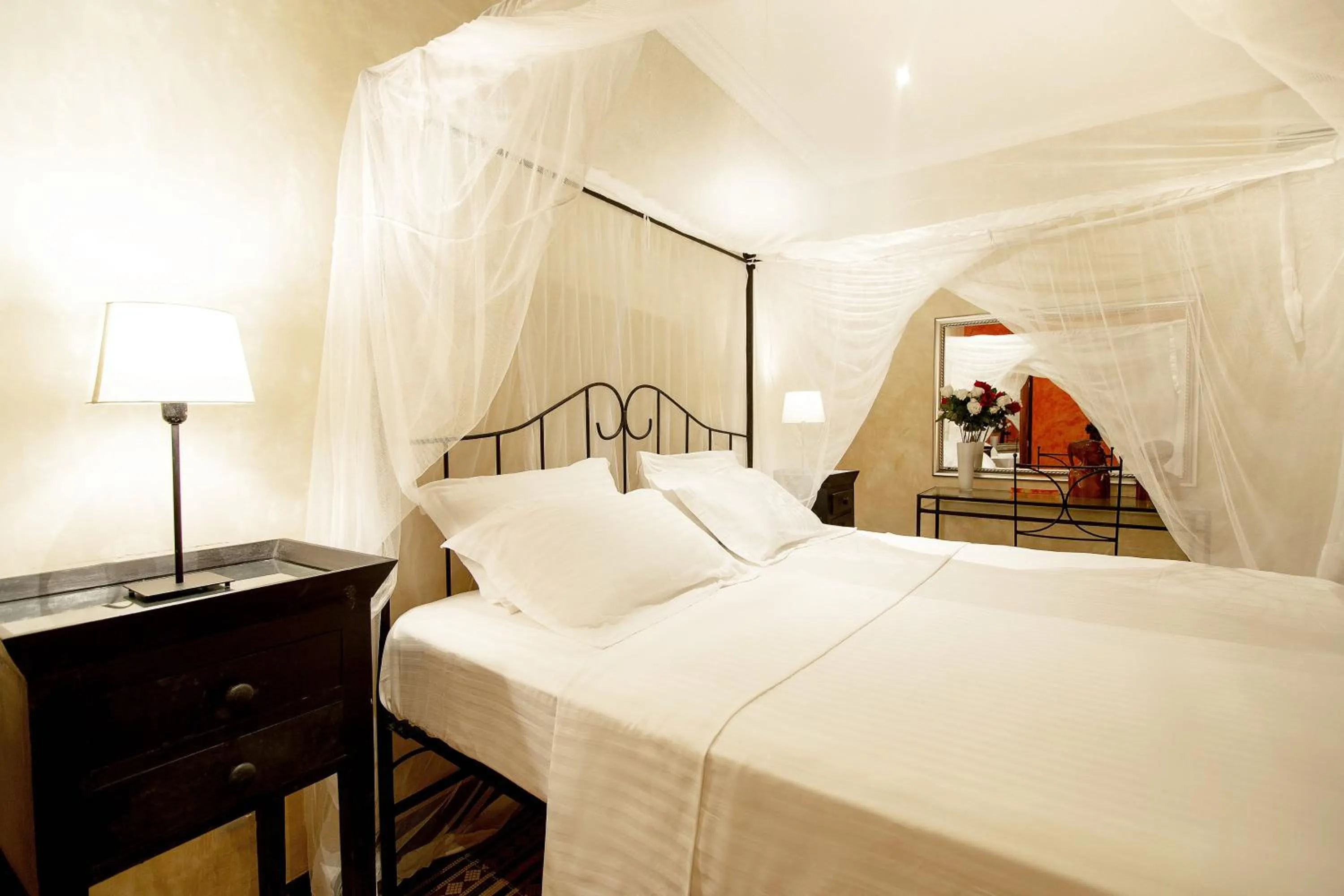 Bedroom, Bed in Mediterraneo Boutique Hotel