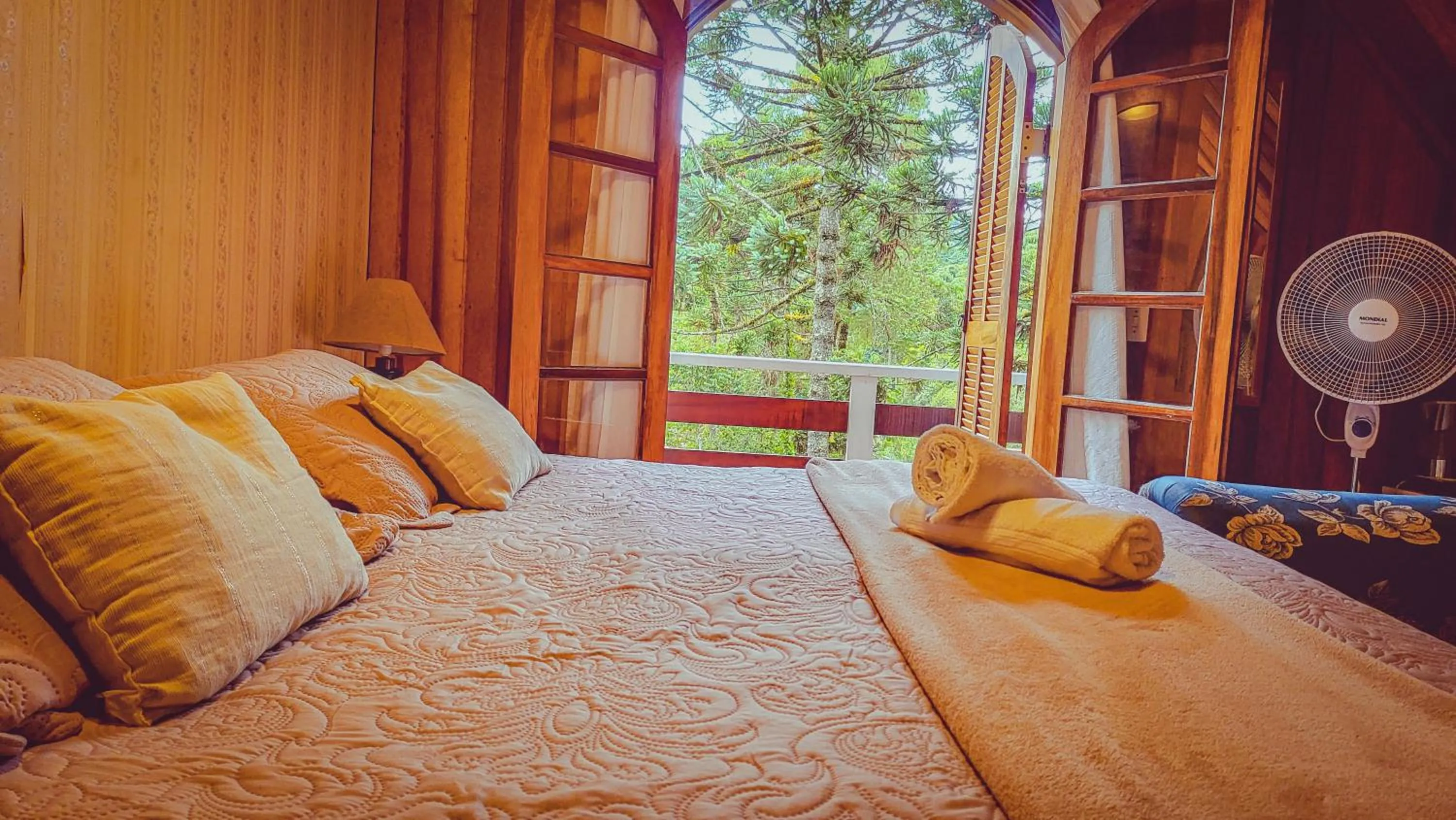 Photo of the whole room, Bed in Pousada Atalaia Capivari