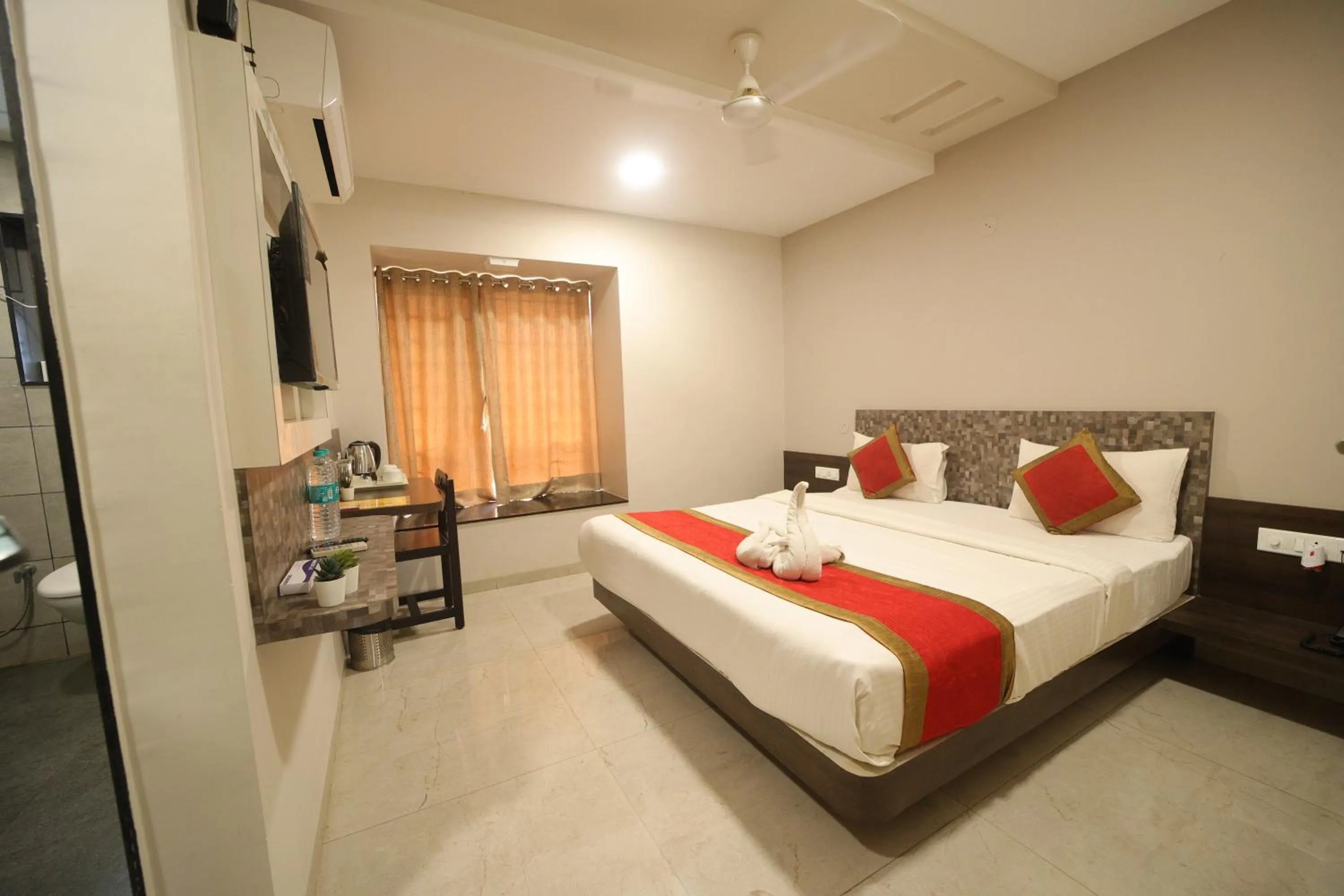 Bedroom, Bed in Hotel Rahul Palace Belgaum