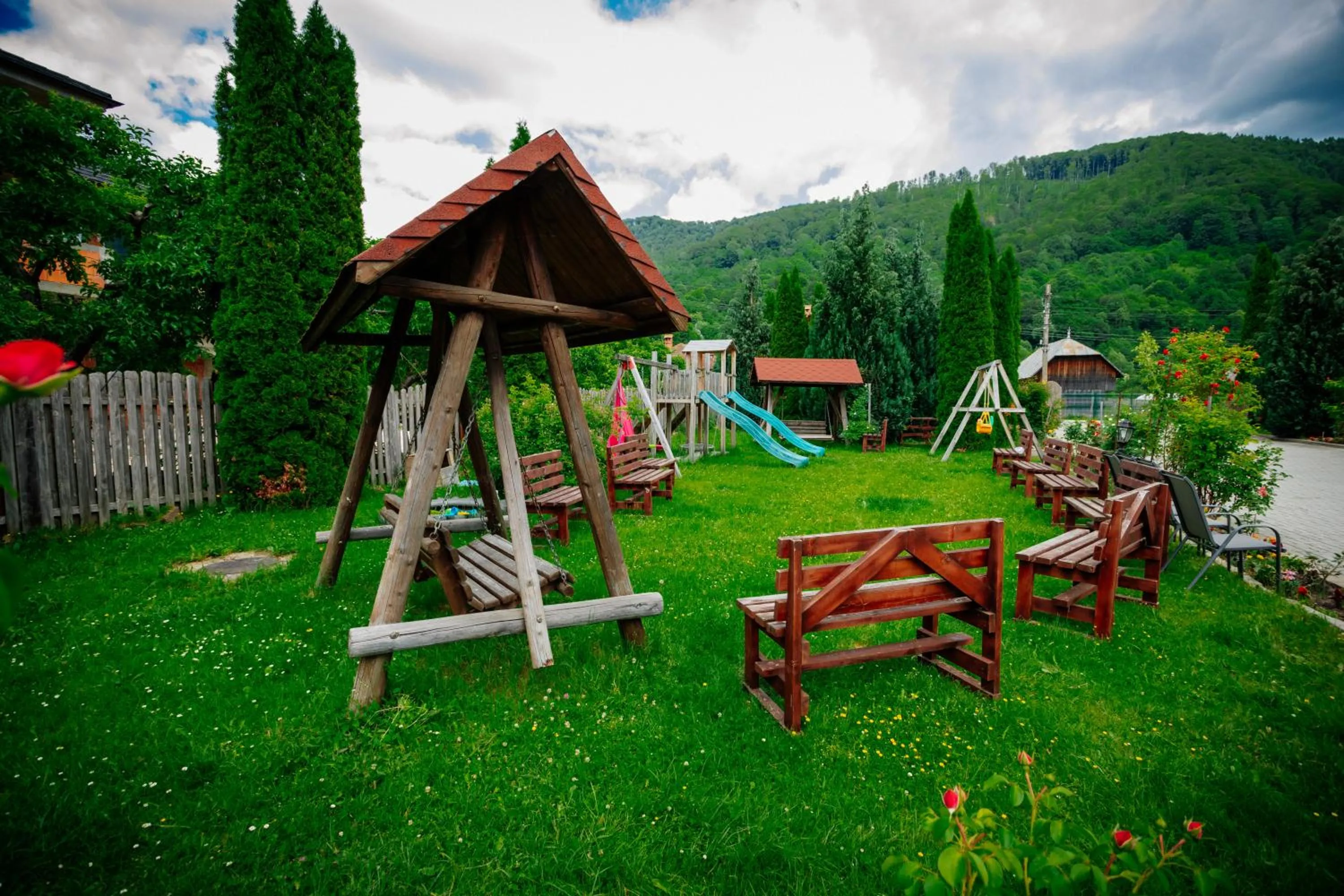 Children play ground in Pensiunea Floare de Colţ