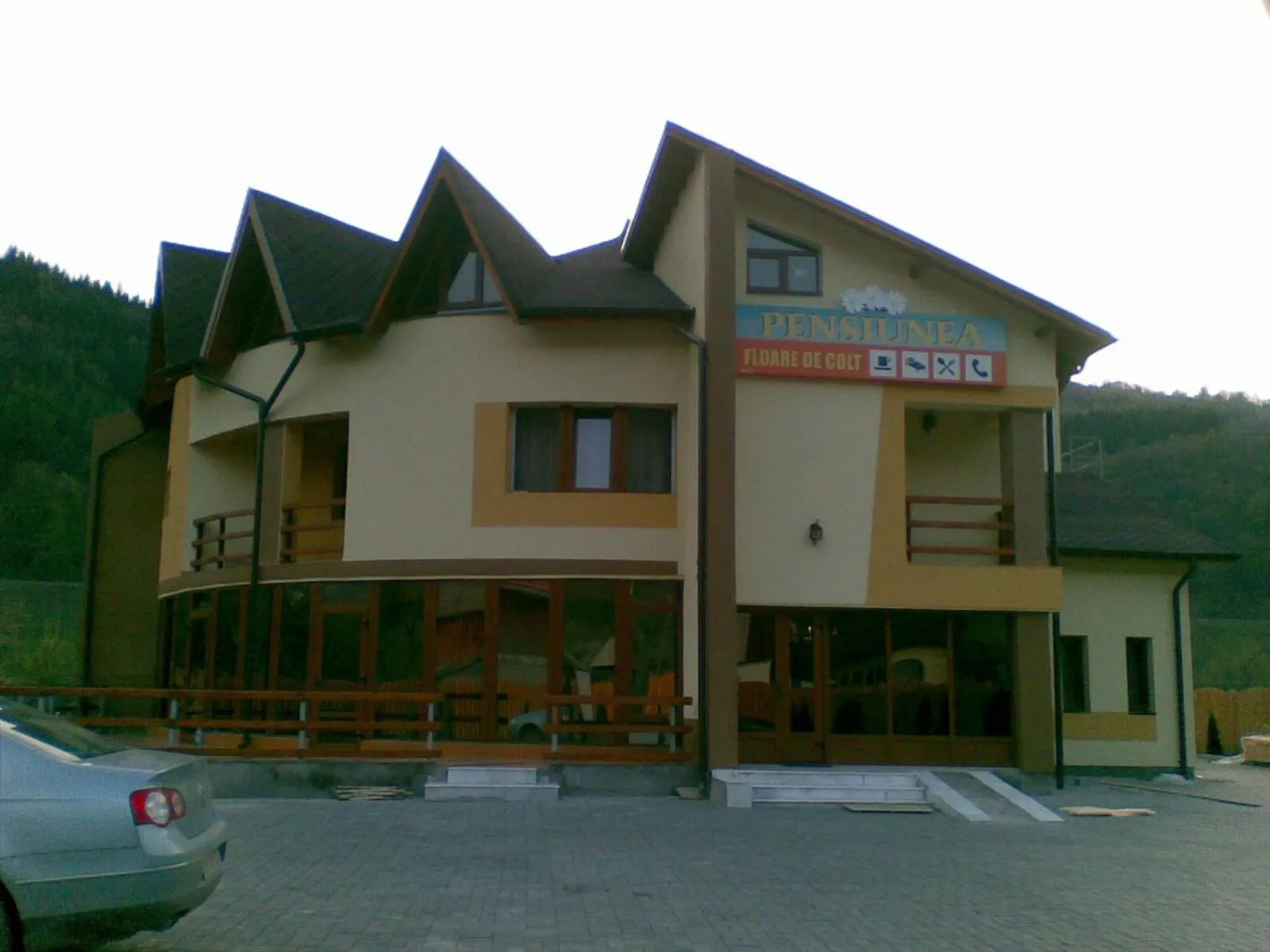 Facade/entrance in Pensiunea Floare de Colţ