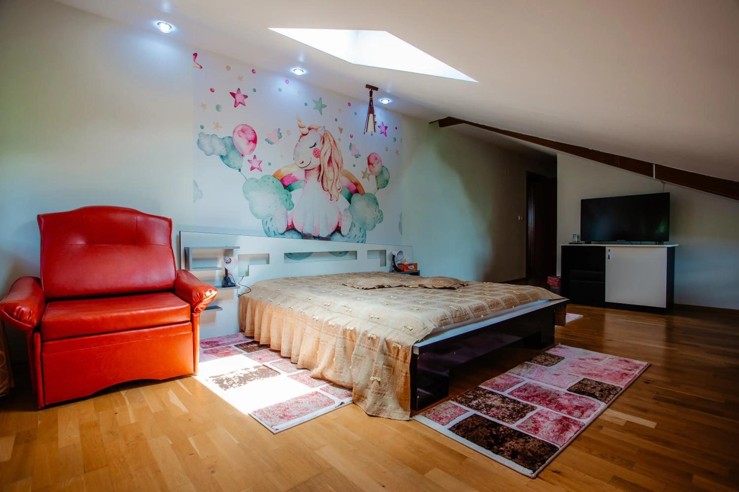 Bed in Pensiunea Floare de Colţ